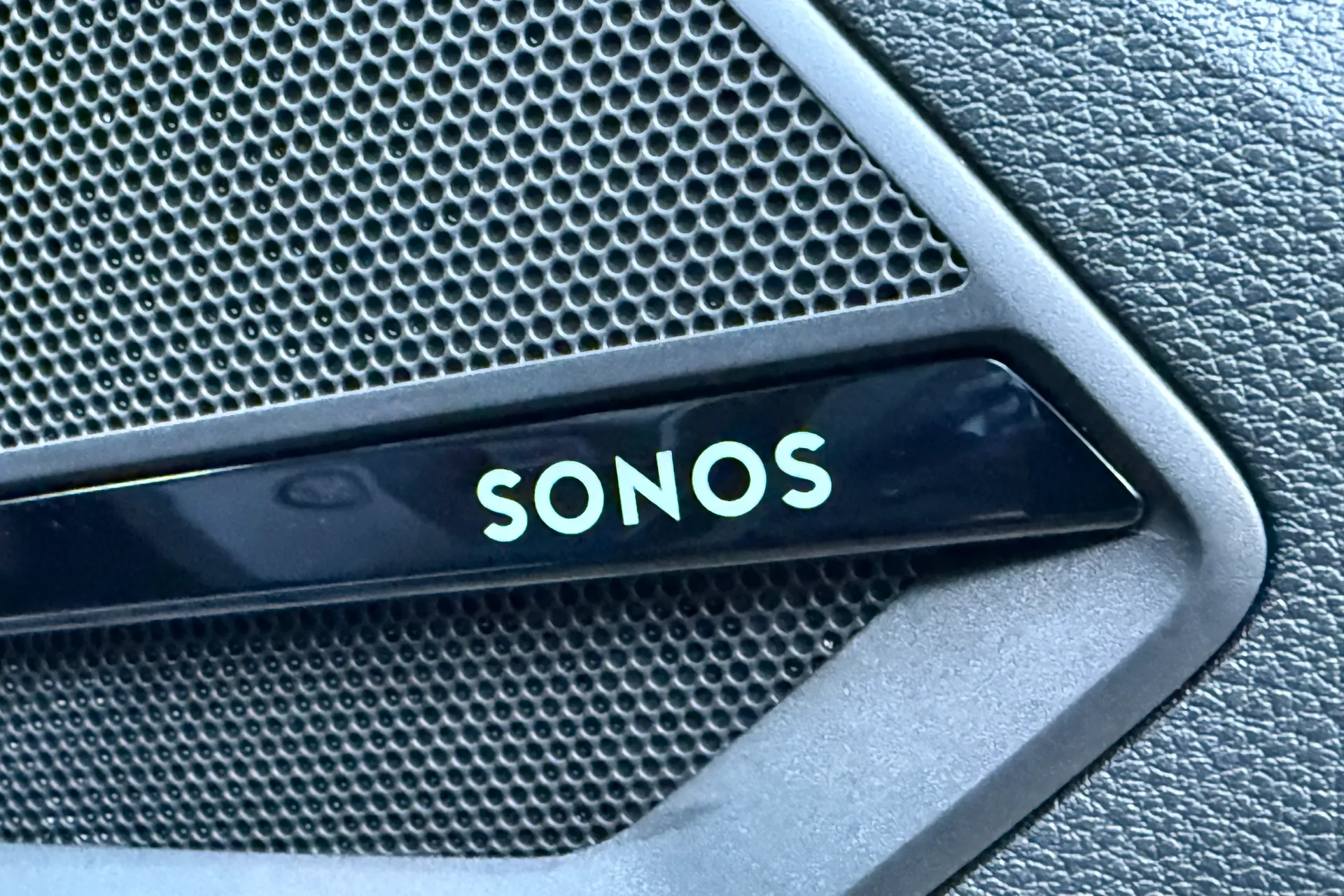 Audi Q2 thumbnail image number 17