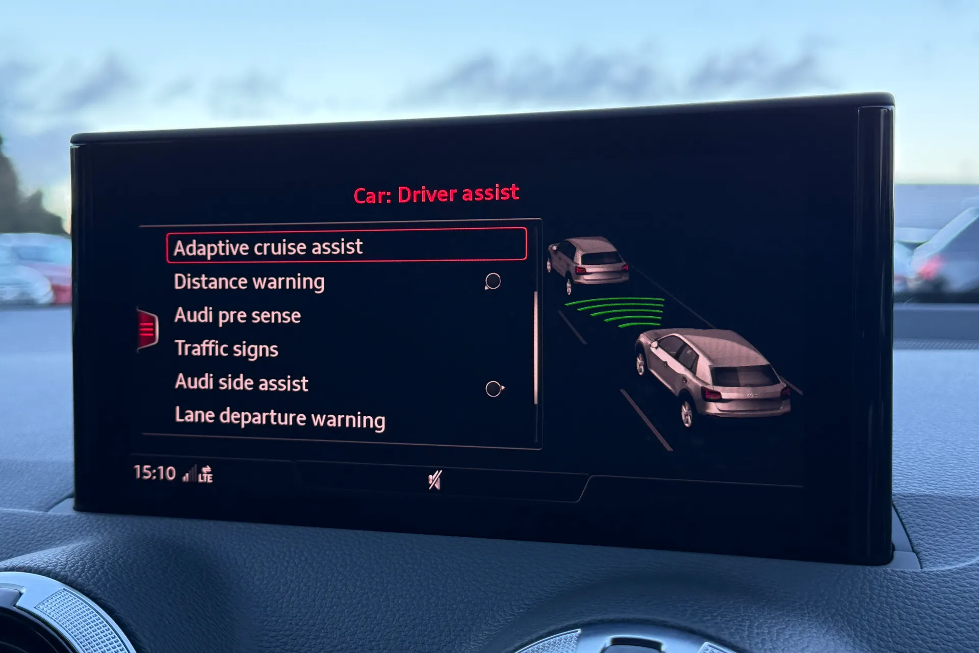 Audi Q2 thumbnail image number 12