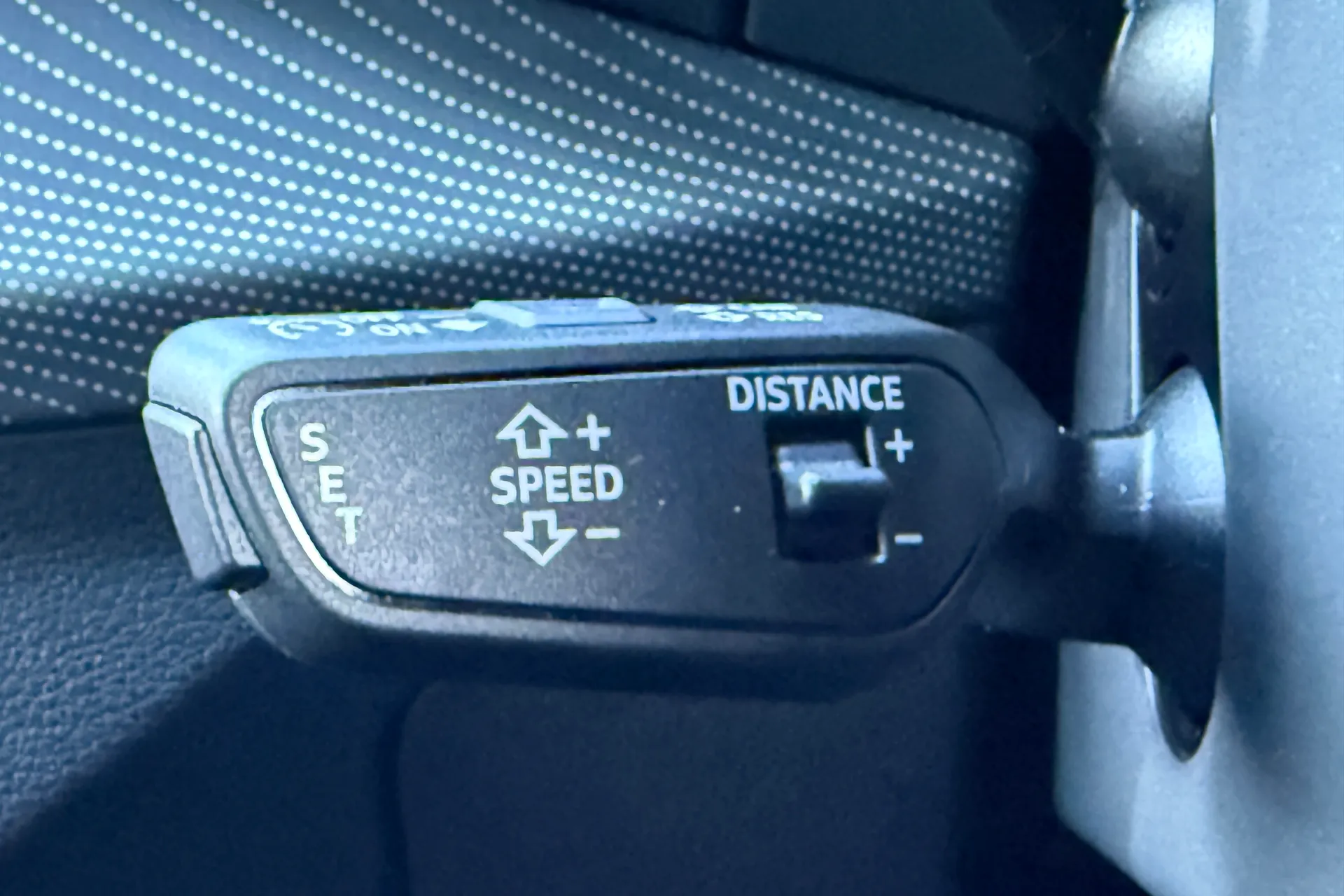 Audi Q2 thumbnail image number 19