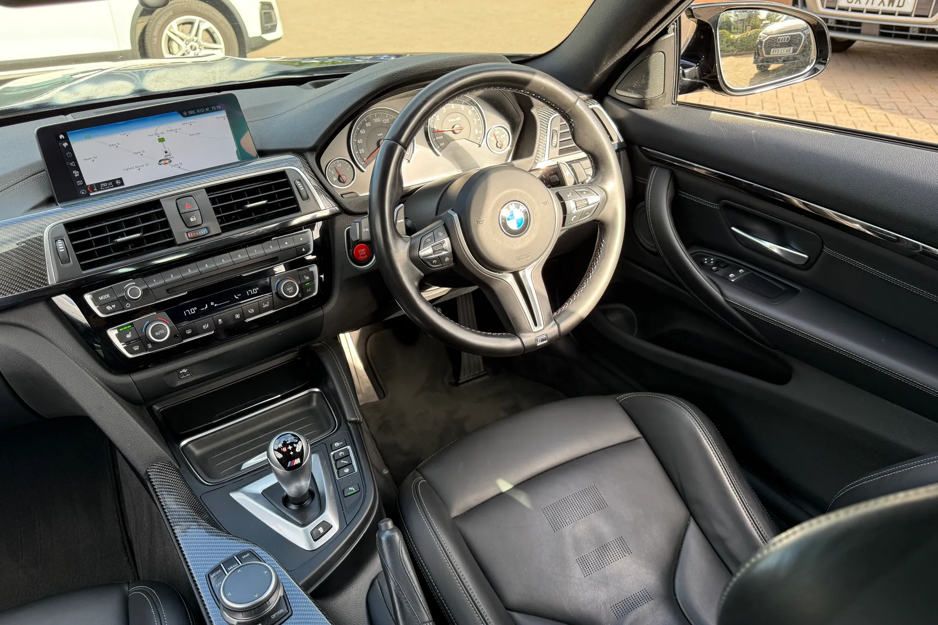 BMW M4 thumbnail image number 40