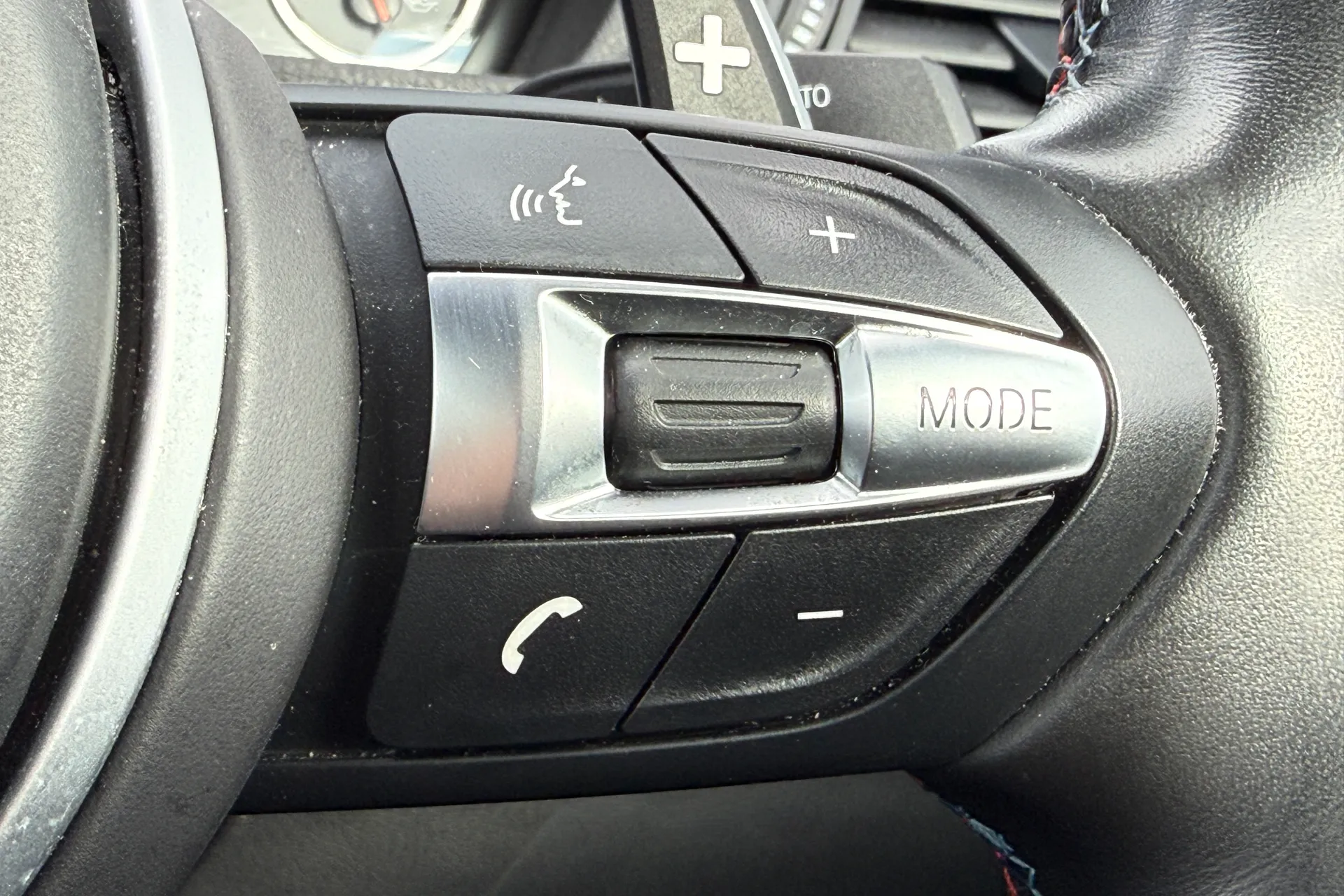 BMW M4 thumbnail image number 21