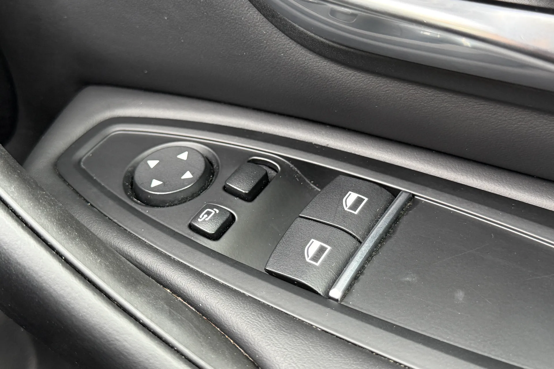 BMW M4 thumbnail image number 18