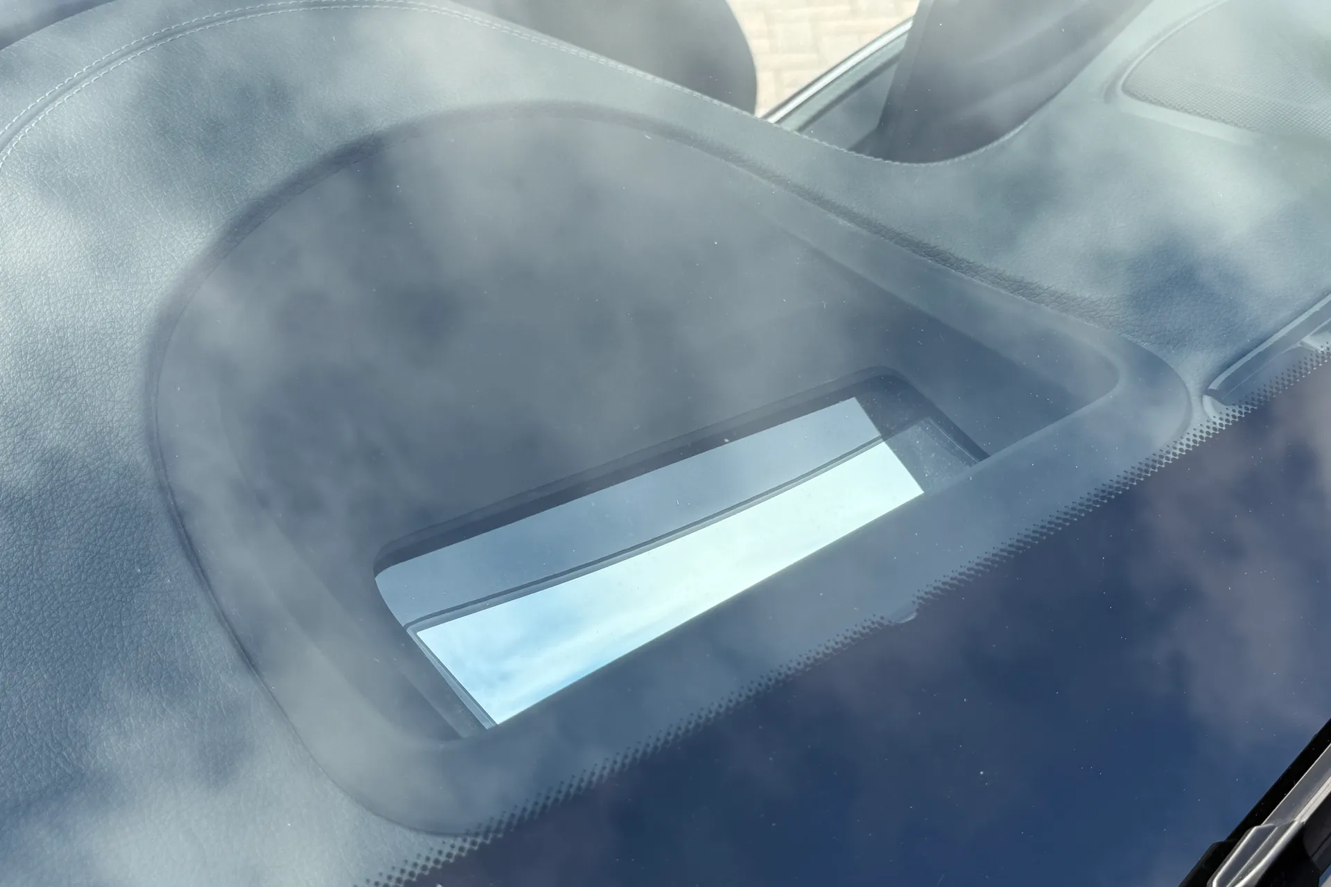 BMW M4 thumbnail image number 6