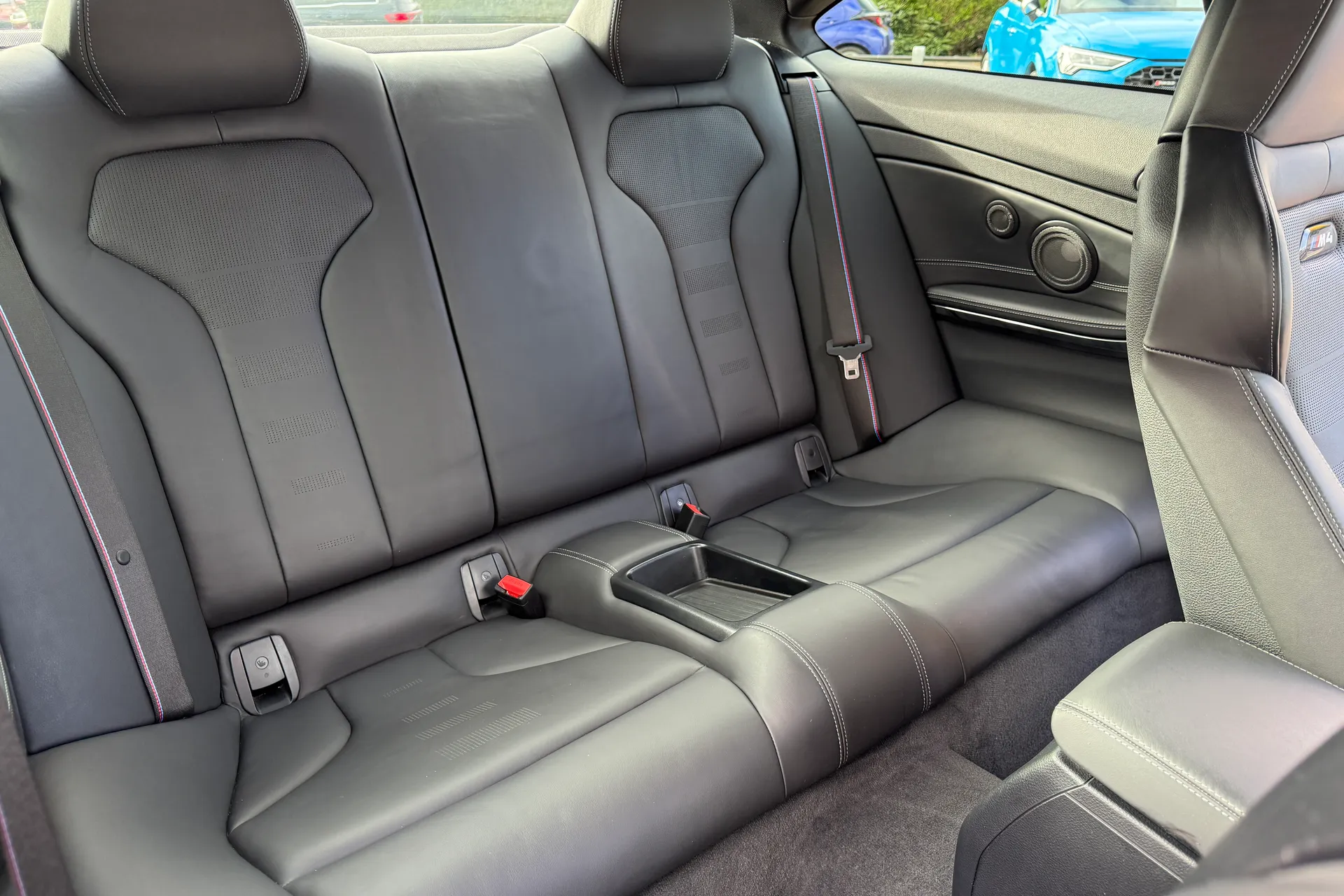 BMW M4 thumbnail image number 43