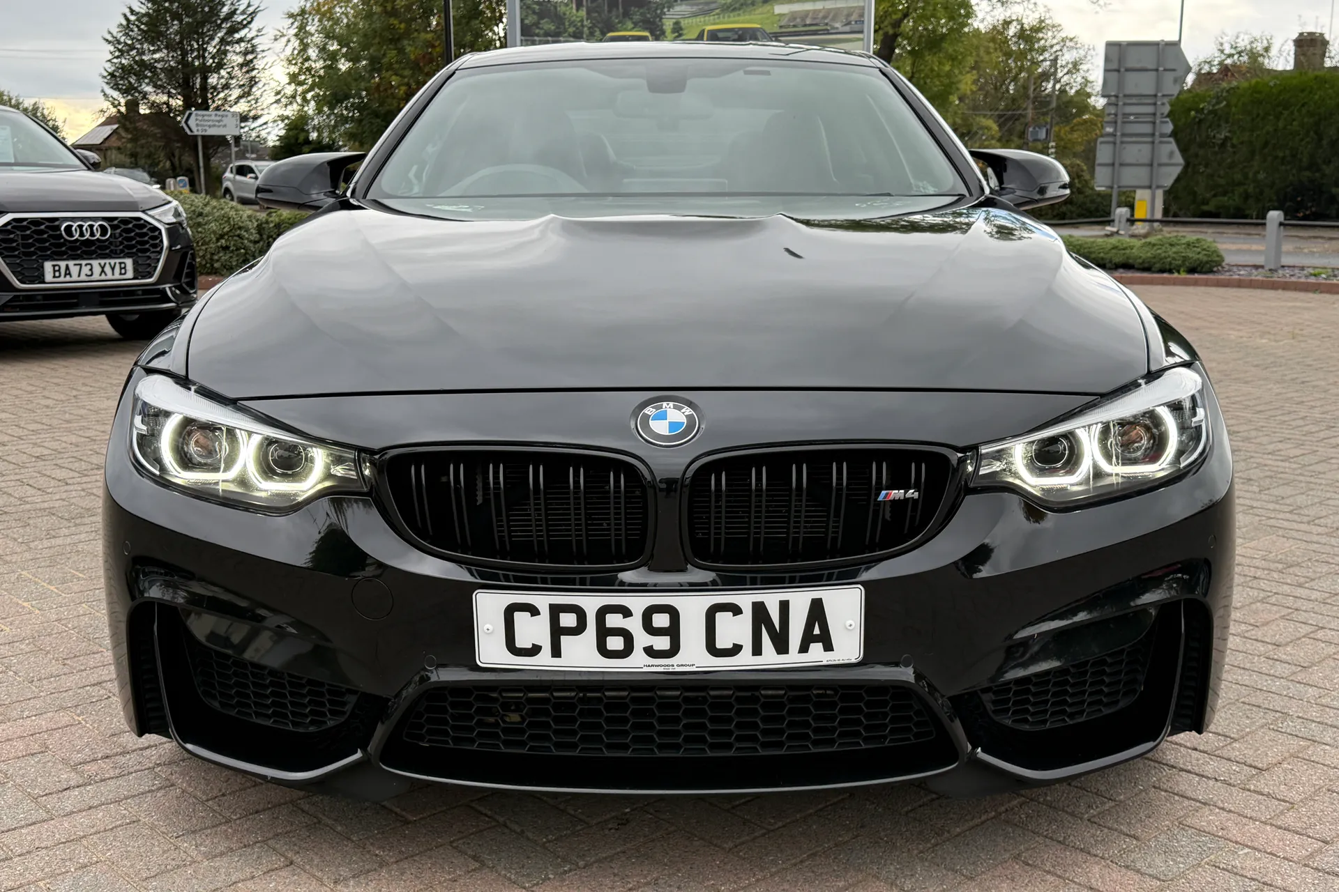 BMW M4 thumbnail image number 24