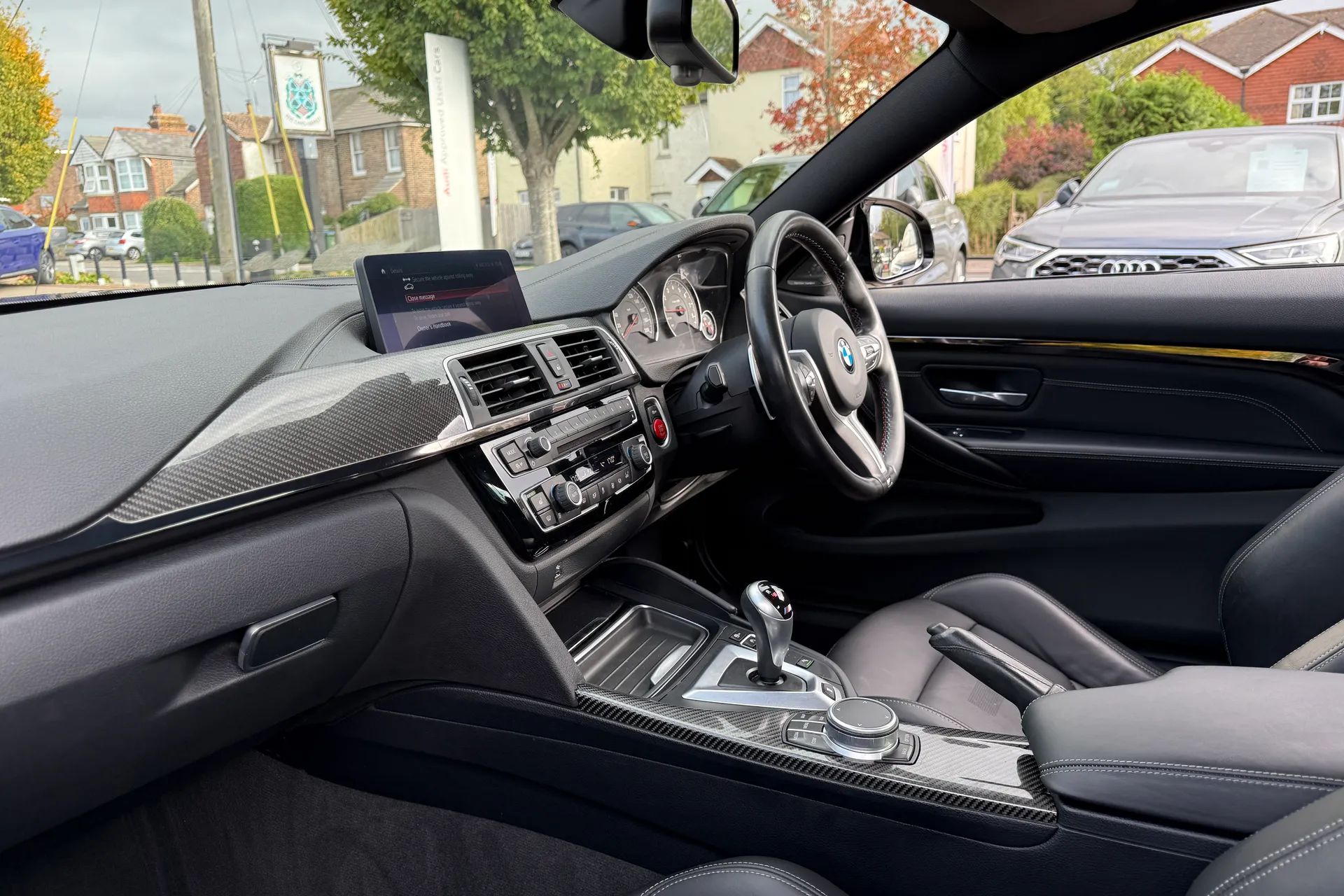 BMW M4 thumbnail image number 28