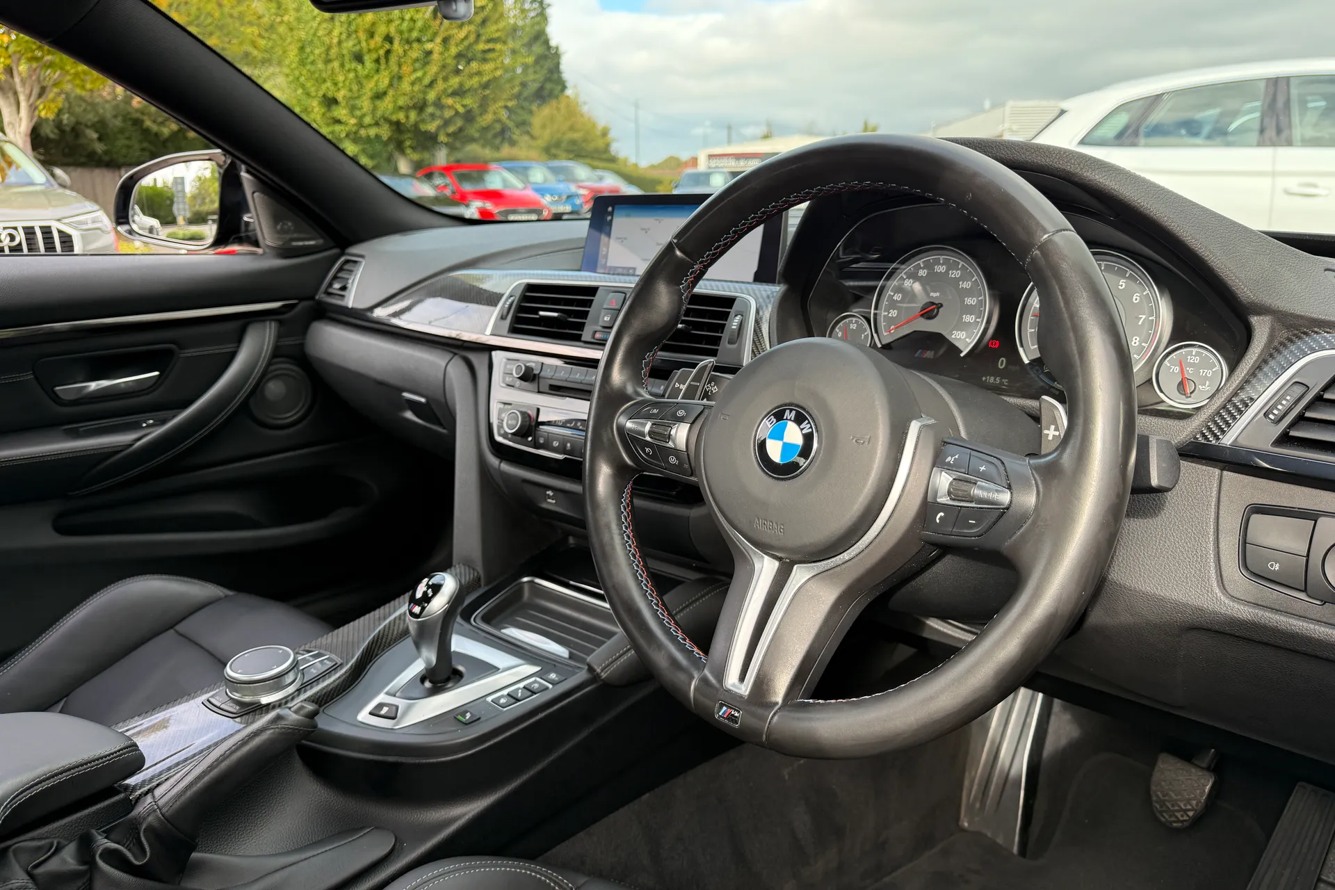 BMW M4 thumbnail image number 27