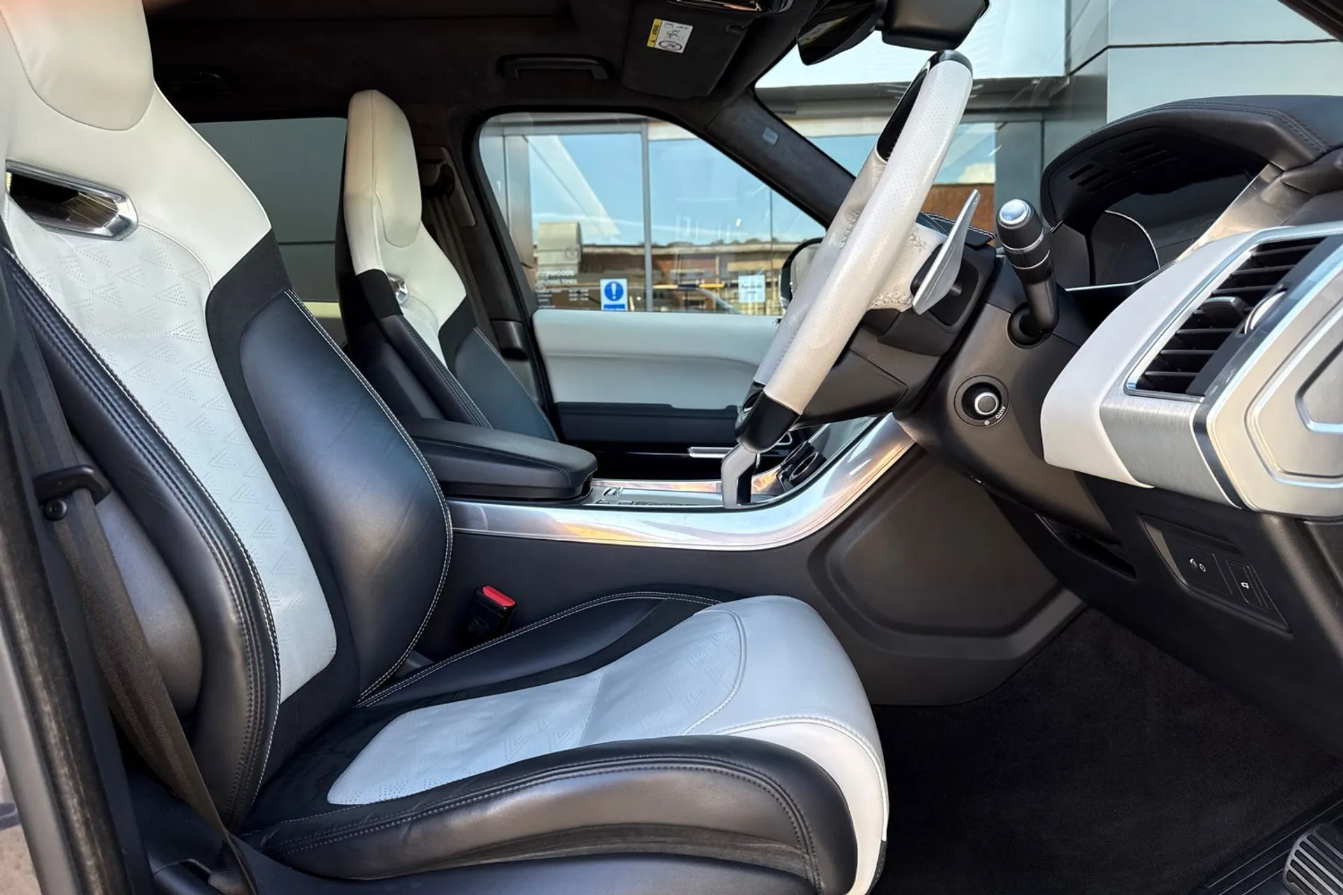 LAND ROVER RANGE ROVER SPORT thumbnail image number 21