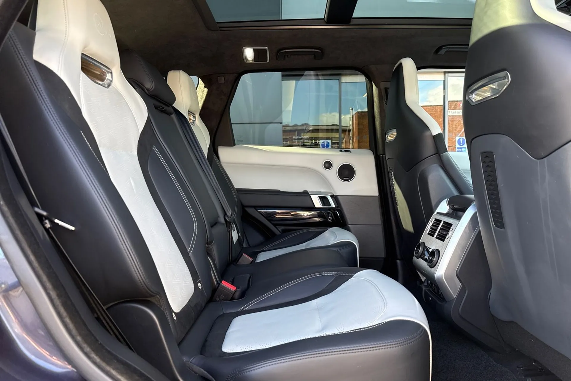 LAND ROVER RANGE ROVER SPORT thumbnail image number 23