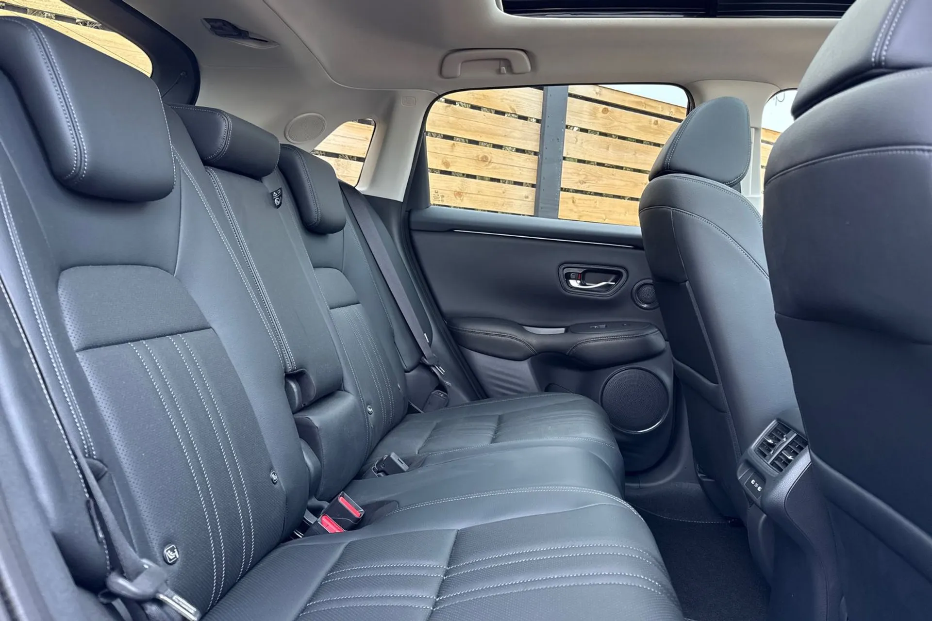 HONDA ZR-V thumbnail image number 24