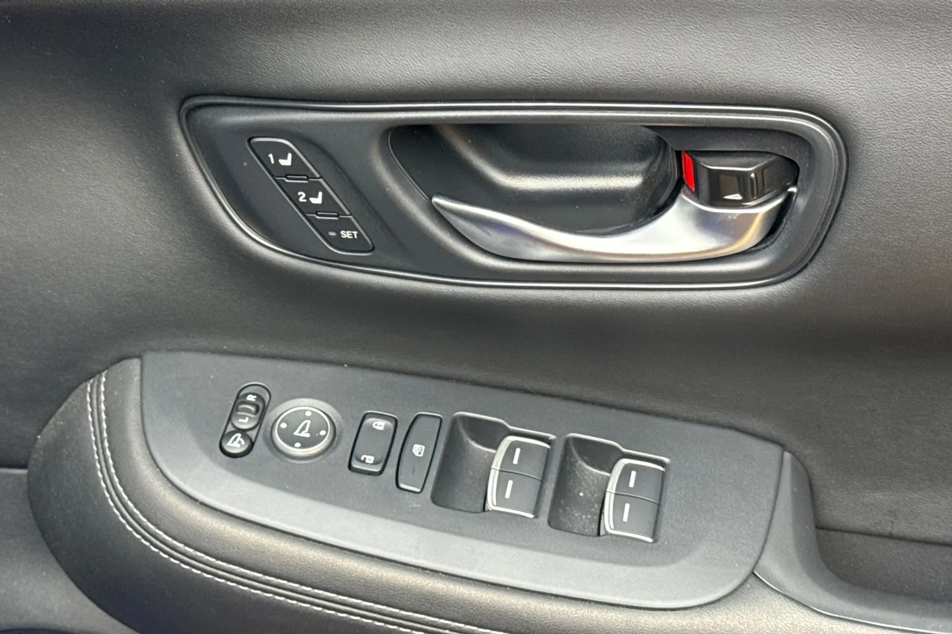 HONDA ZR-V thumbnail image number 45