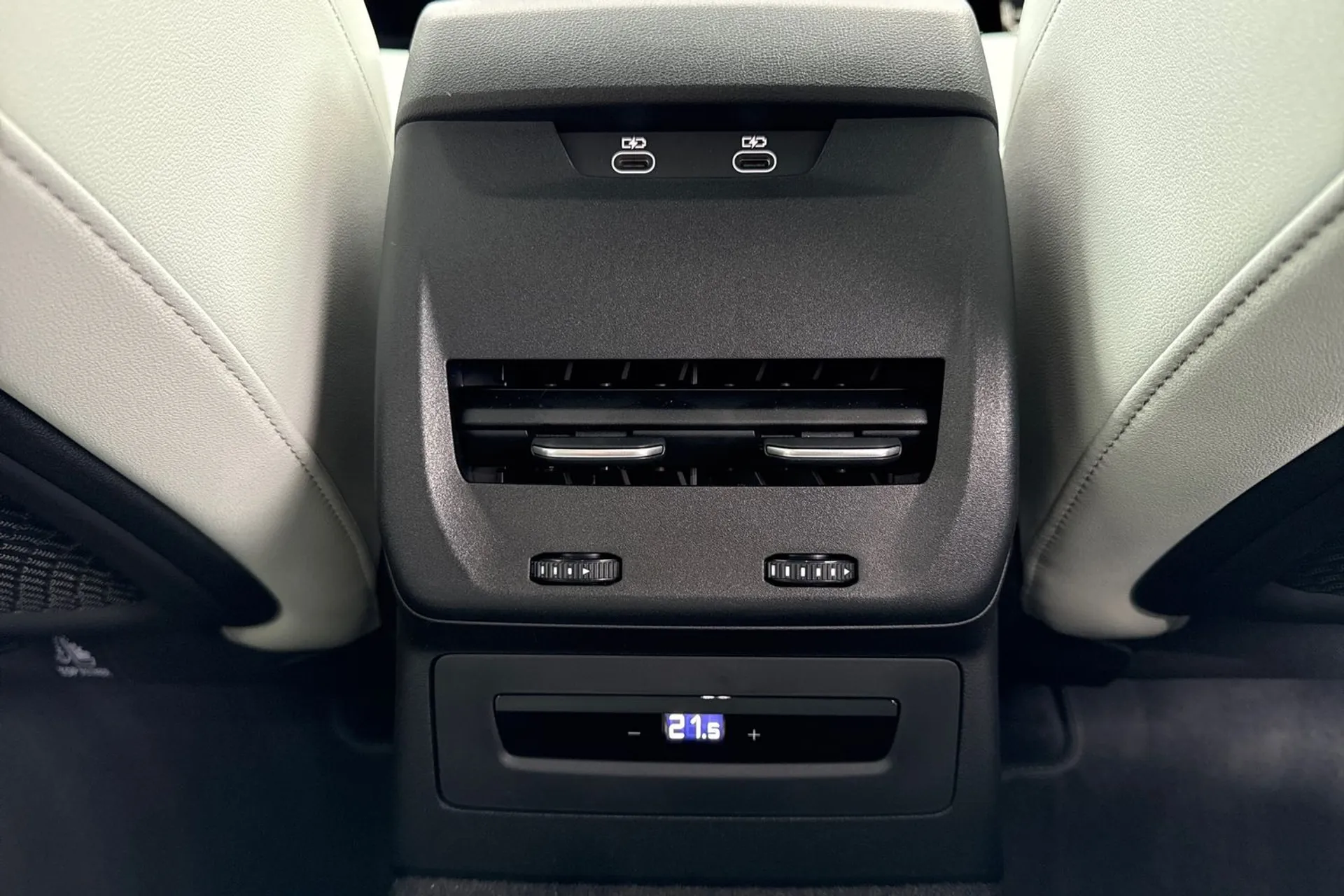 Audi A5 thumbnail image number 36