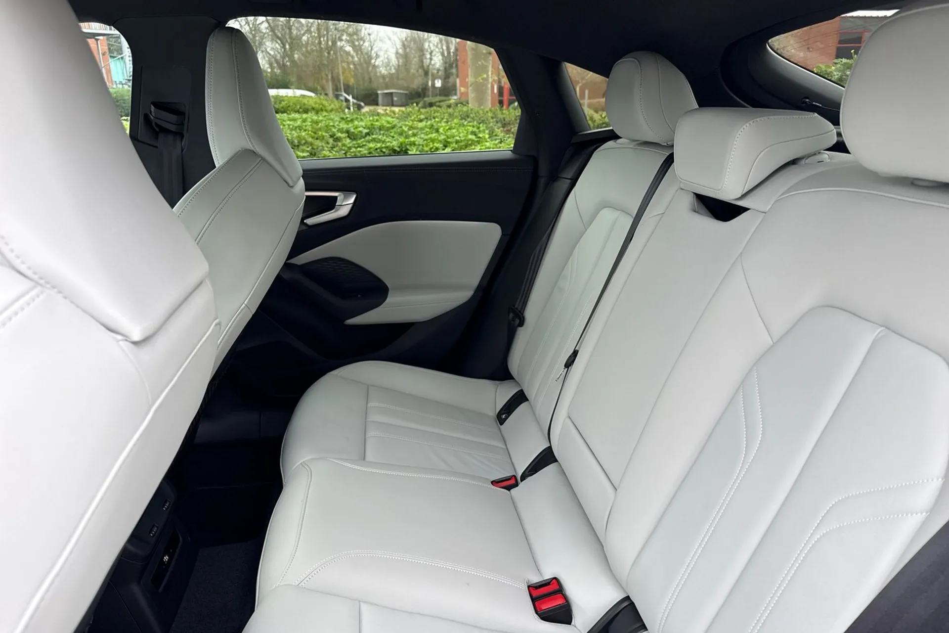 Audi A5 thumbnail image number 35