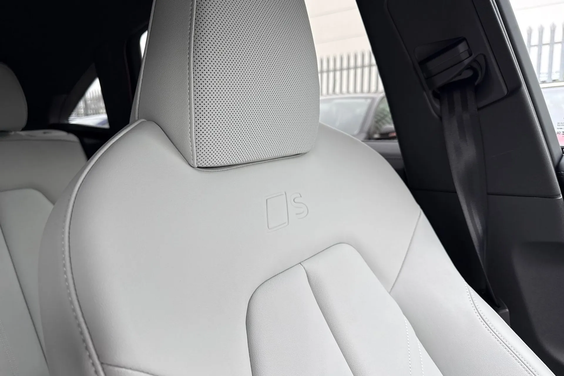 Audi A5 thumbnail image number 30