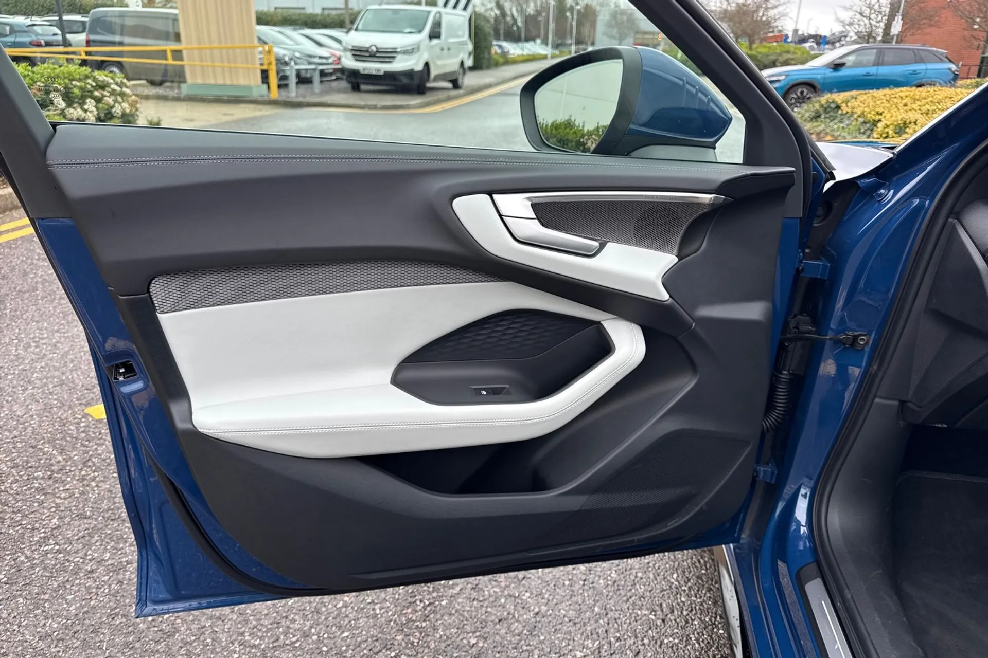 Audi A5 thumbnail image number 23