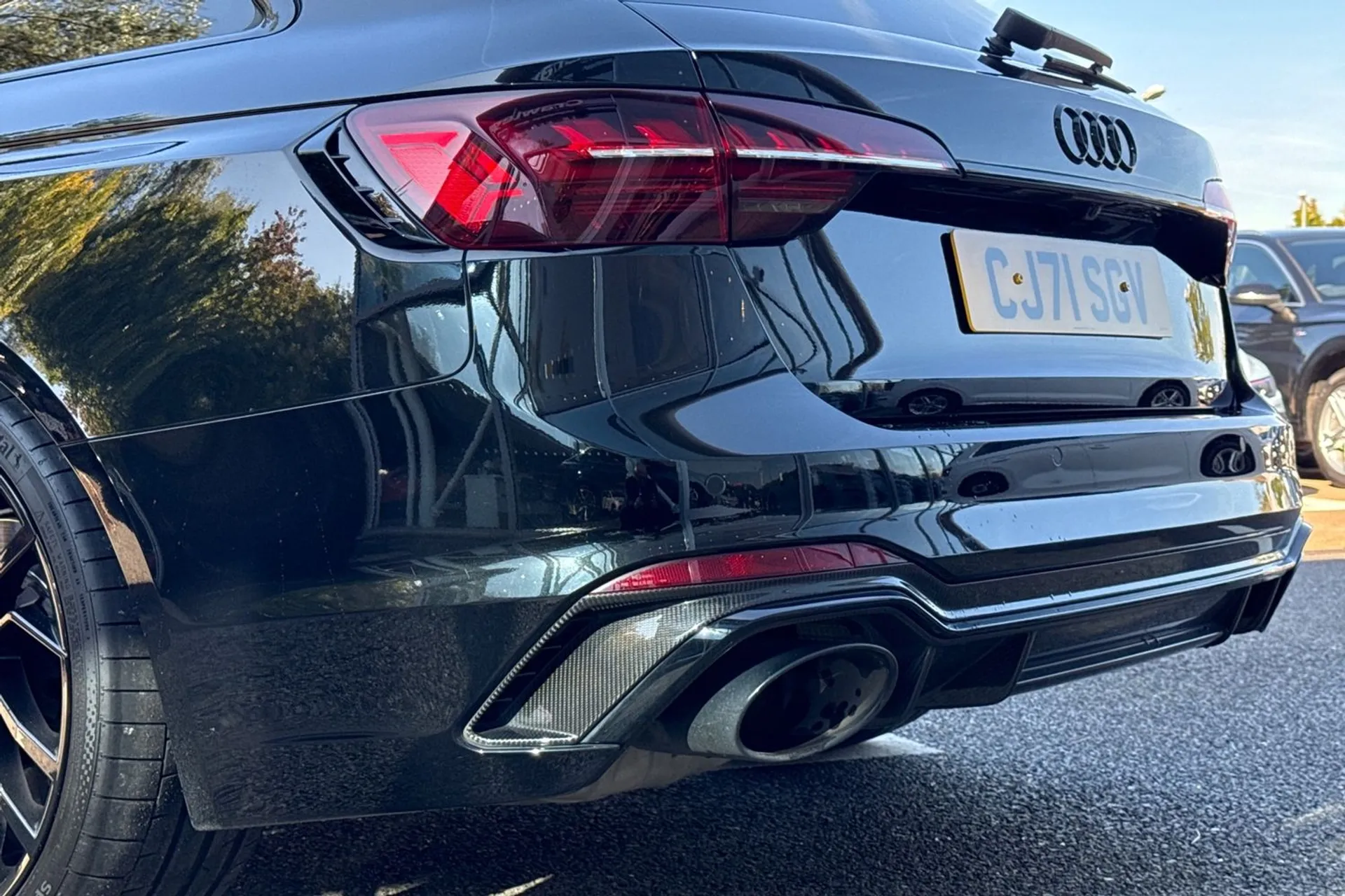 Audi RS4 thumbnail image number 37