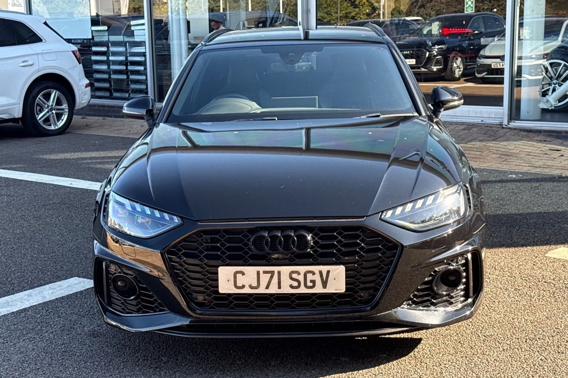 Audi RS4 thumbnail image number 16