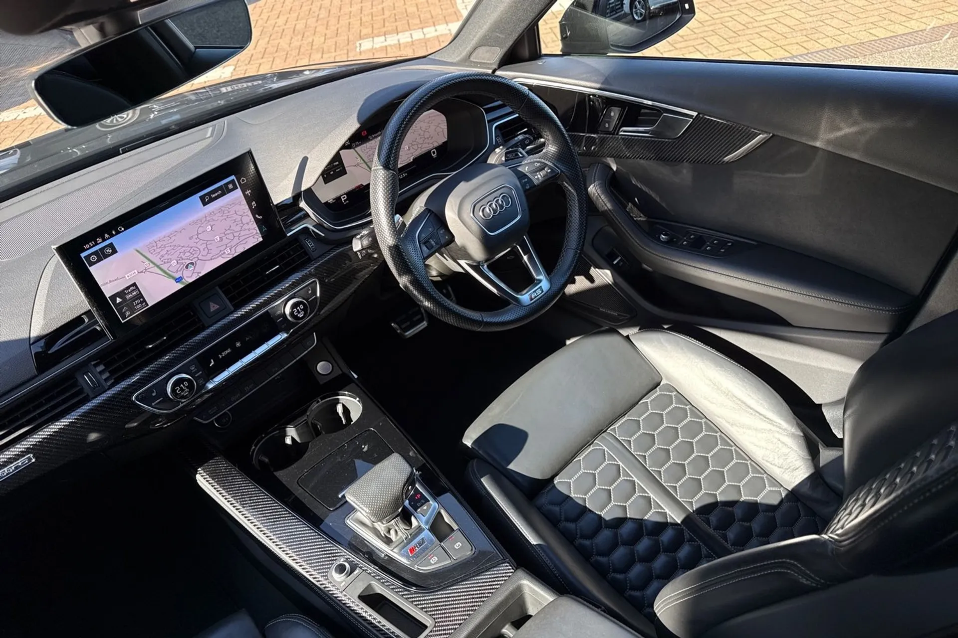 Audi RS4 thumbnail image number 40