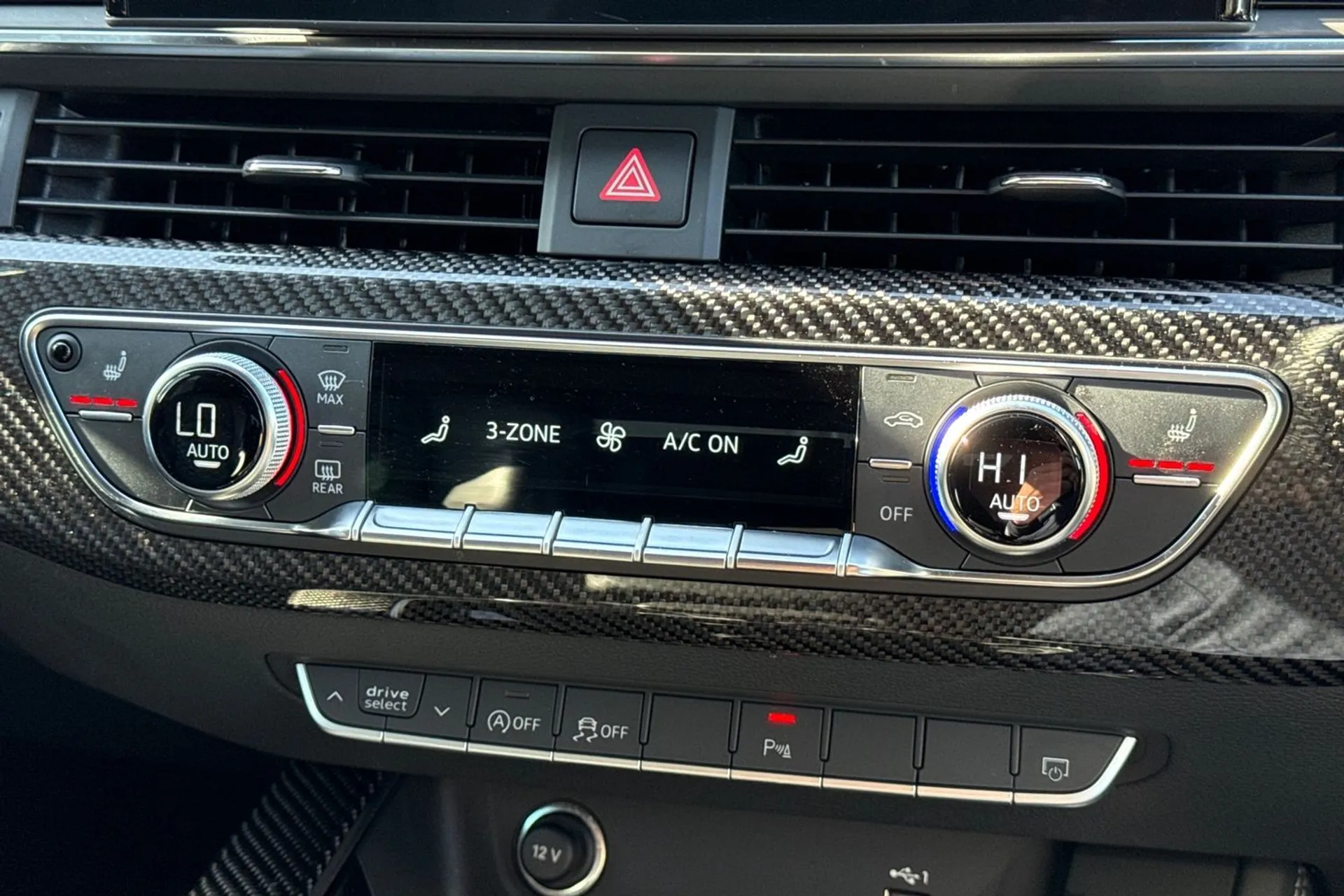 Audi RS4 thumbnail image number 52