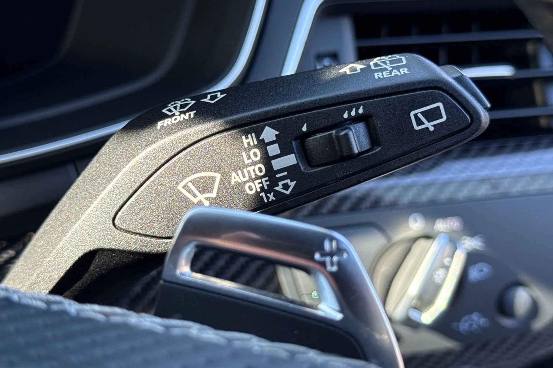 Audi RS4 thumbnail image number 64