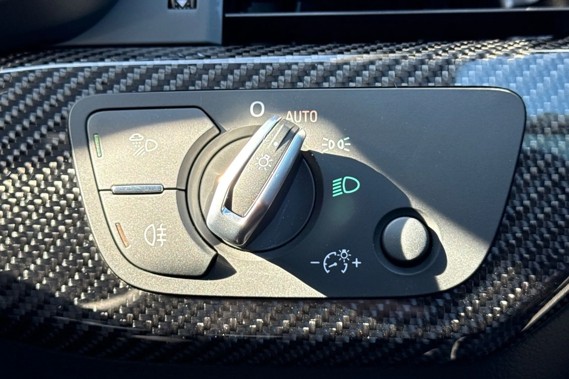 Audi RS4 thumbnail image number 65