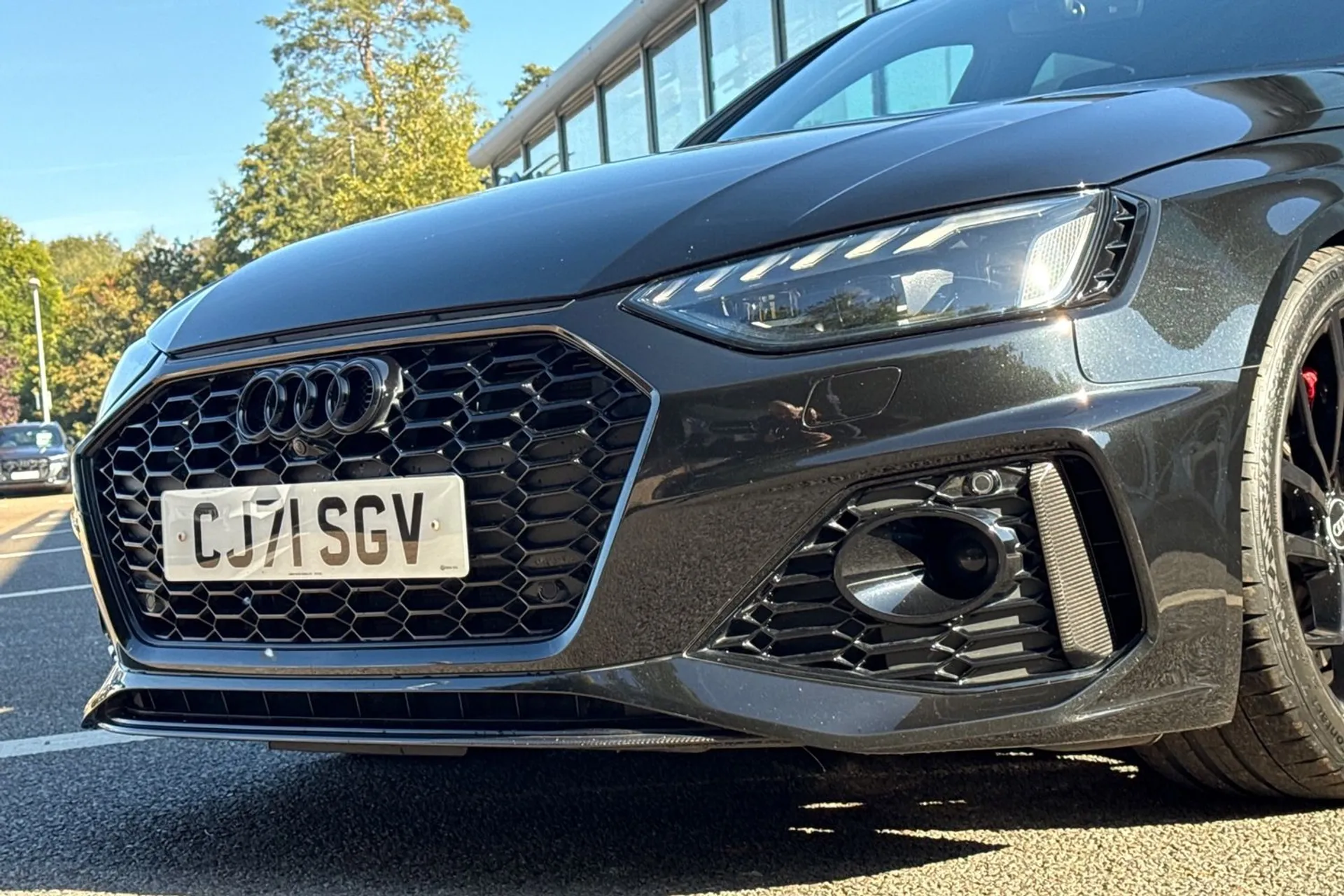 Audi RS4 thumbnail image number 36