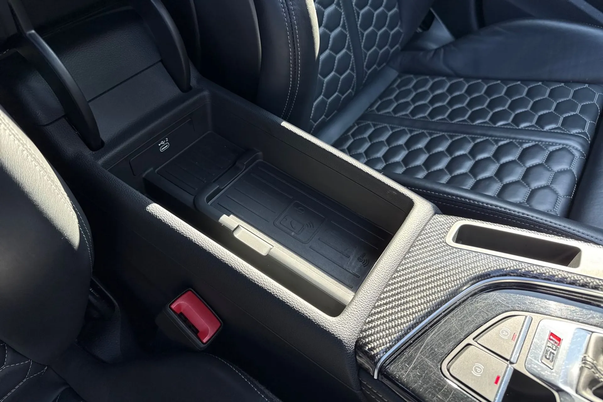 Audi RS4 thumbnail image number 51