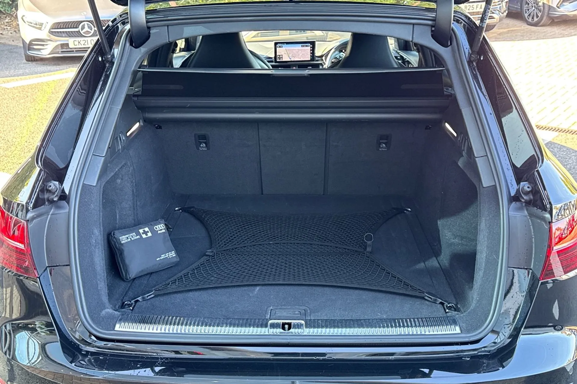 Audi RS4 thumbnail image number 33