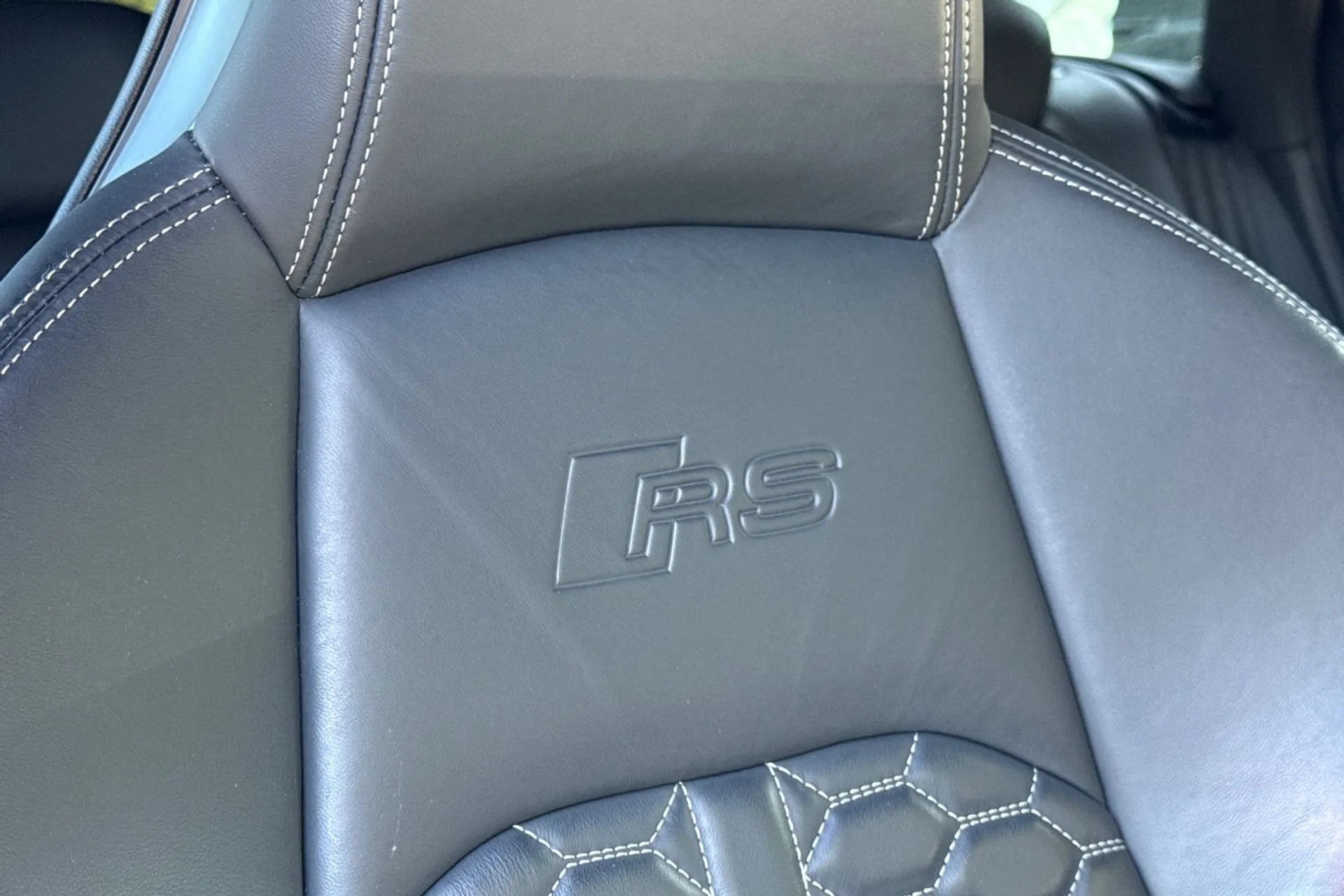 Audi RS4 thumbnail image number 57