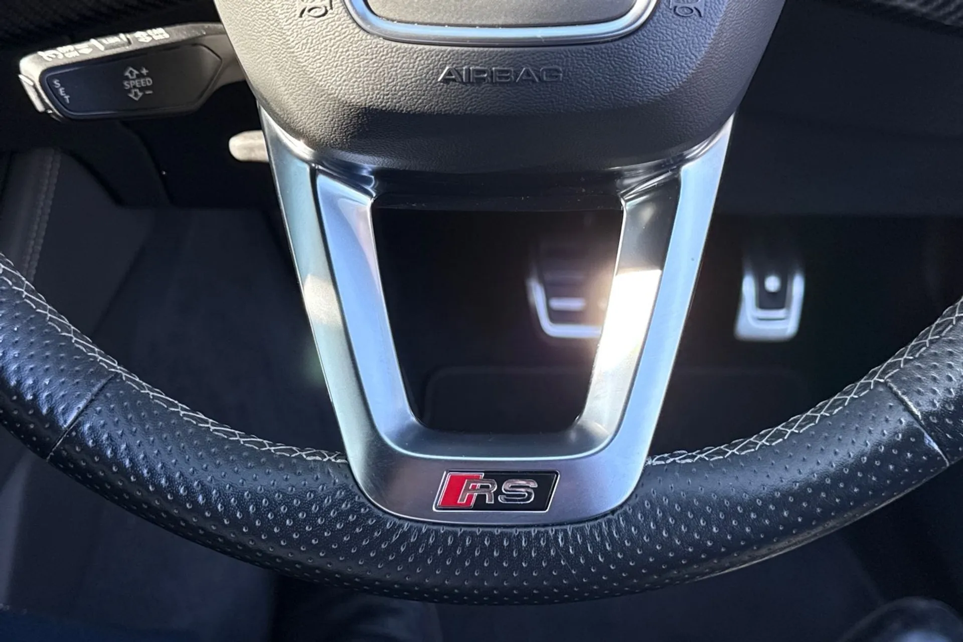 Audi RS4 thumbnail image number 63