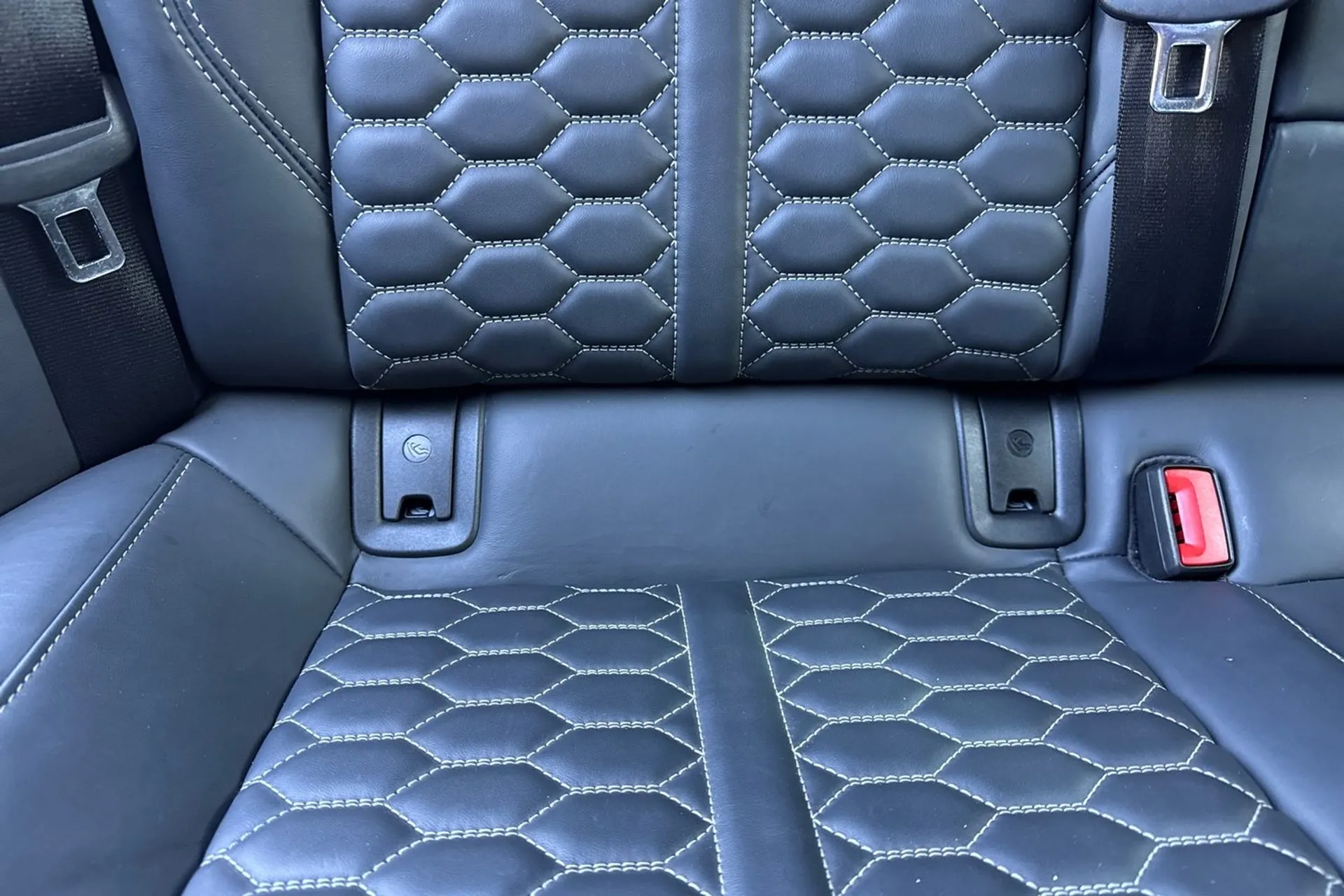 Audi RS4 thumbnail image number 26