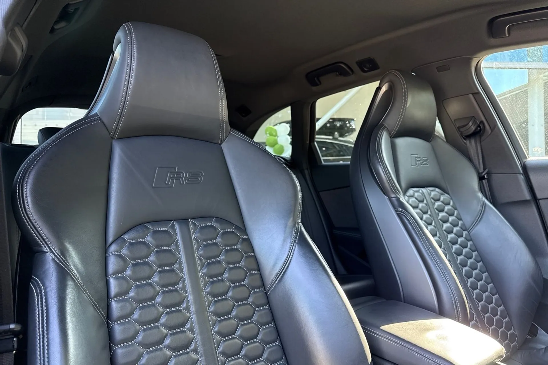 Audi RS4 thumbnail image number 56