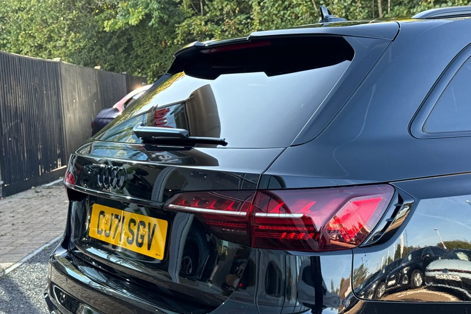 Audi RS4 thumbnail image number 30