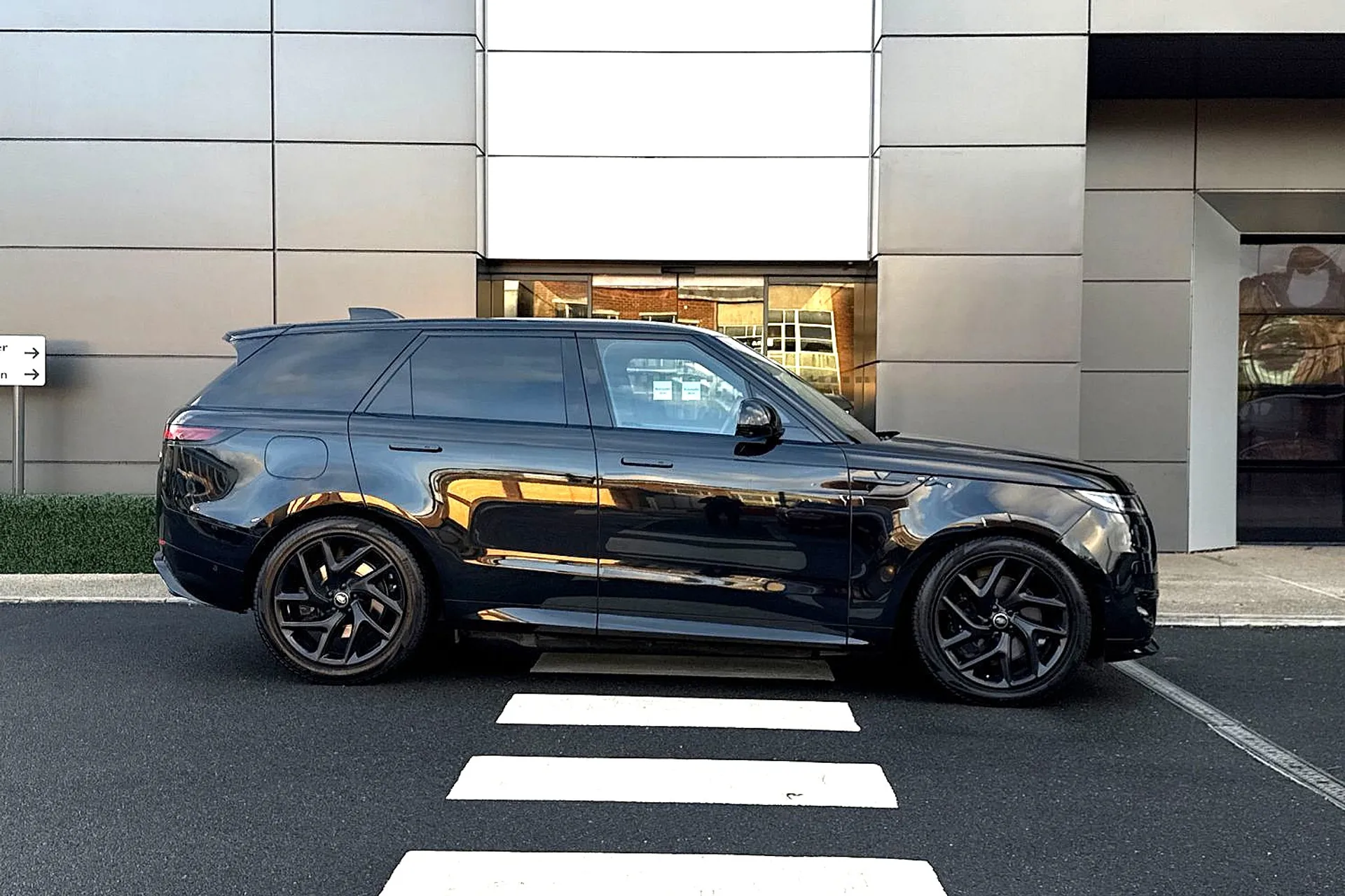 LAND ROVER RANGE ROVER SPORT thumbnail image number 2