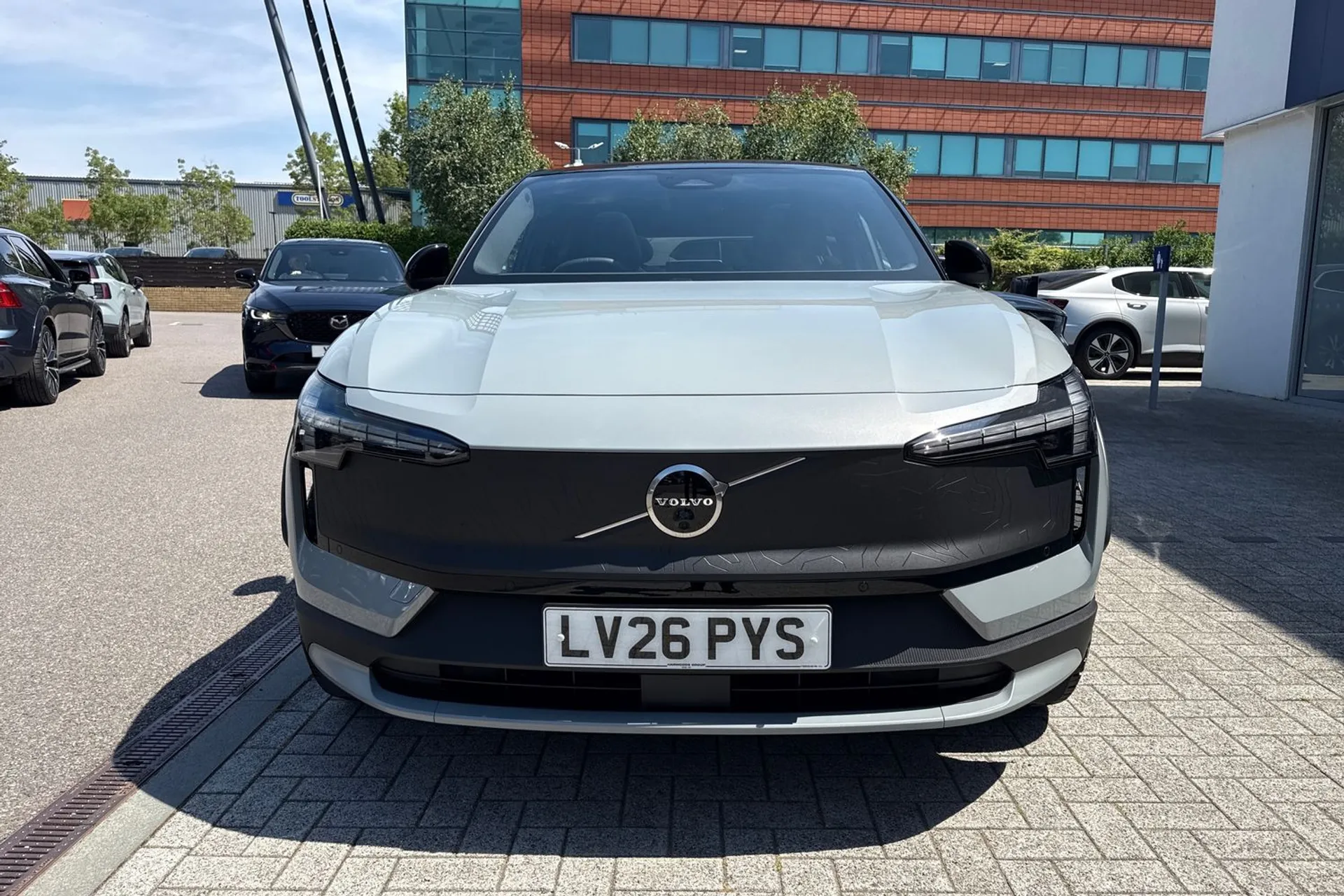 Volvo EX30 thumbnail image number 11