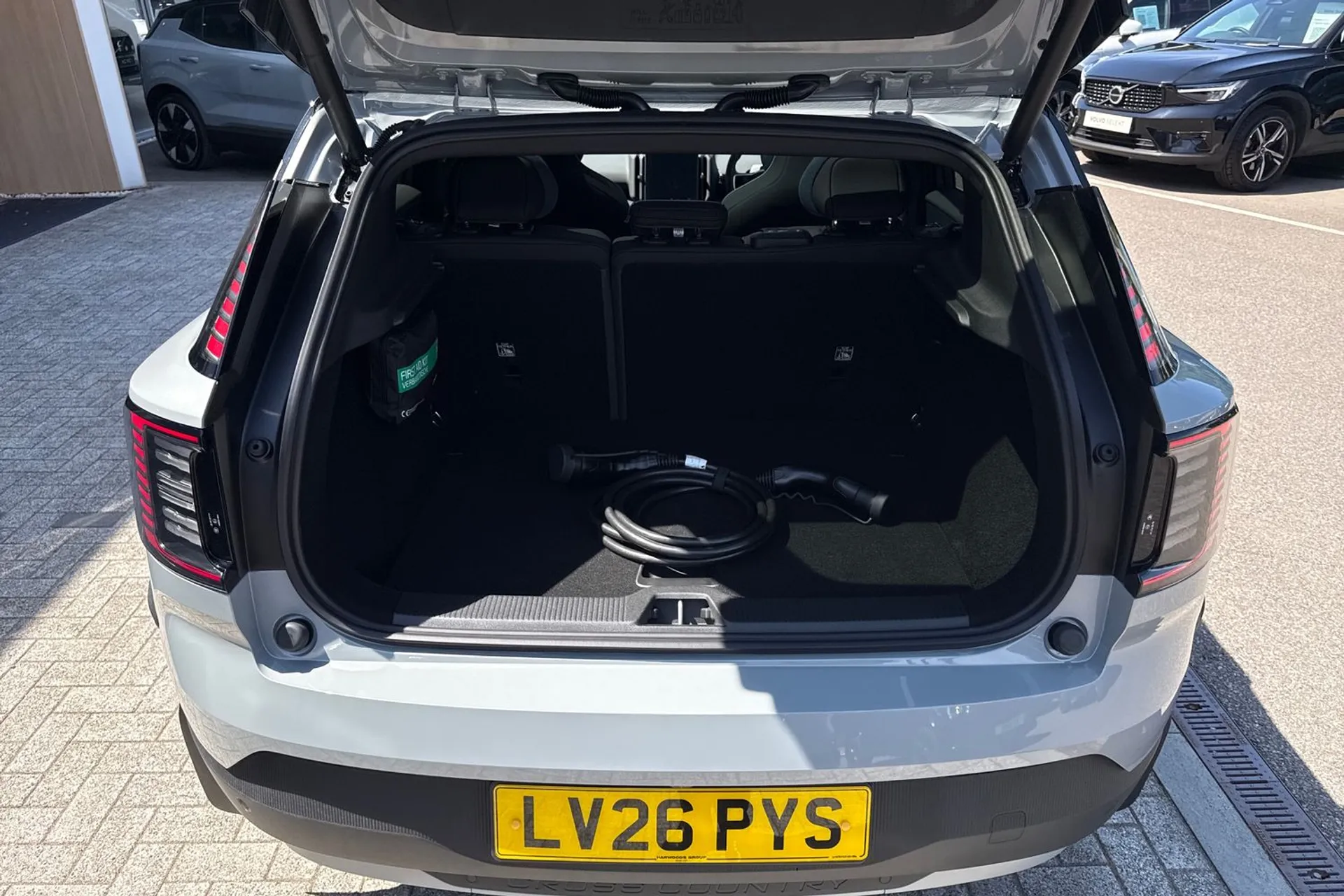 Volvo EX30 thumbnail image number 18