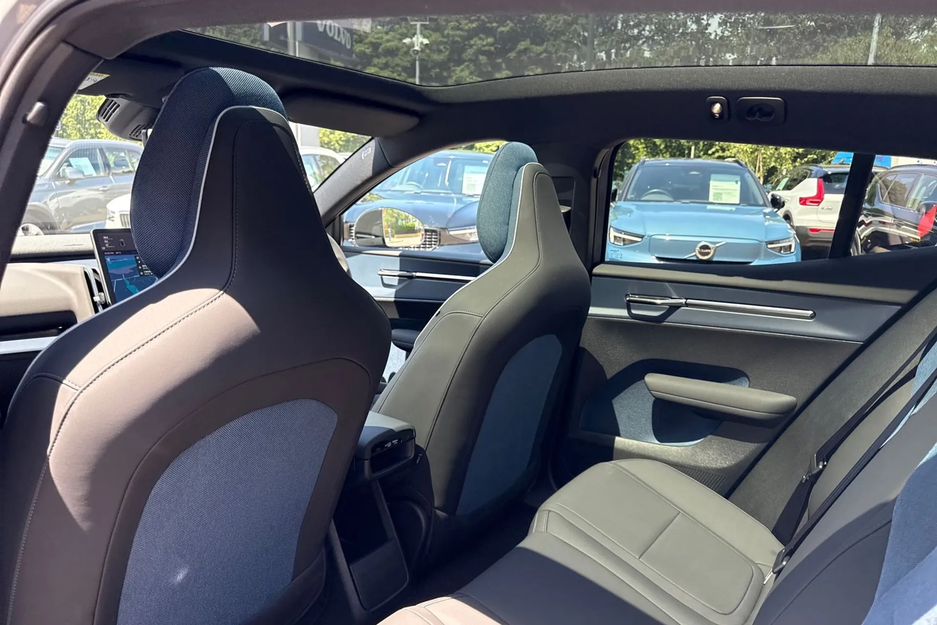 Volvo EX30 thumbnail image number 29
