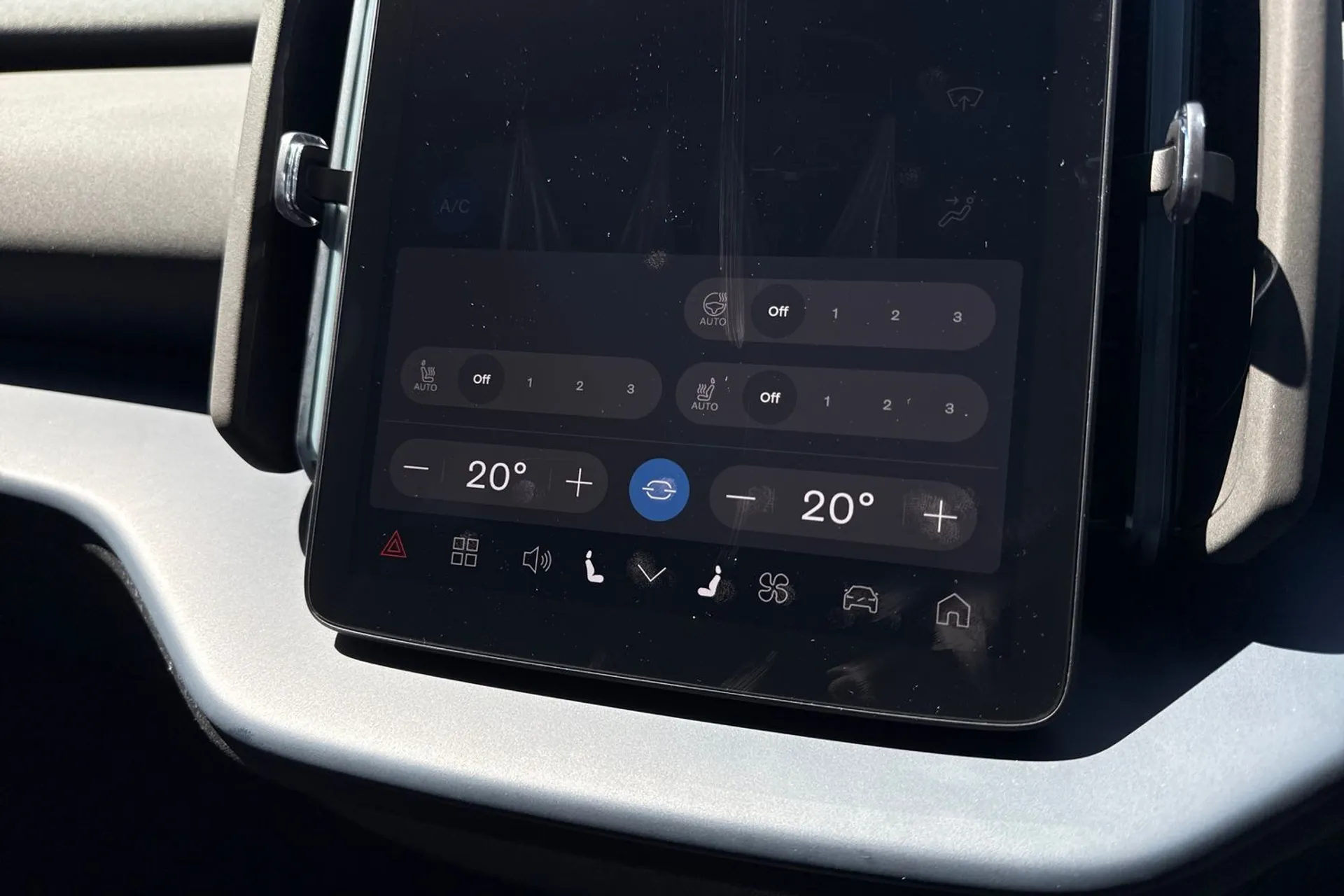 Volvo EX30 thumbnail image number 38