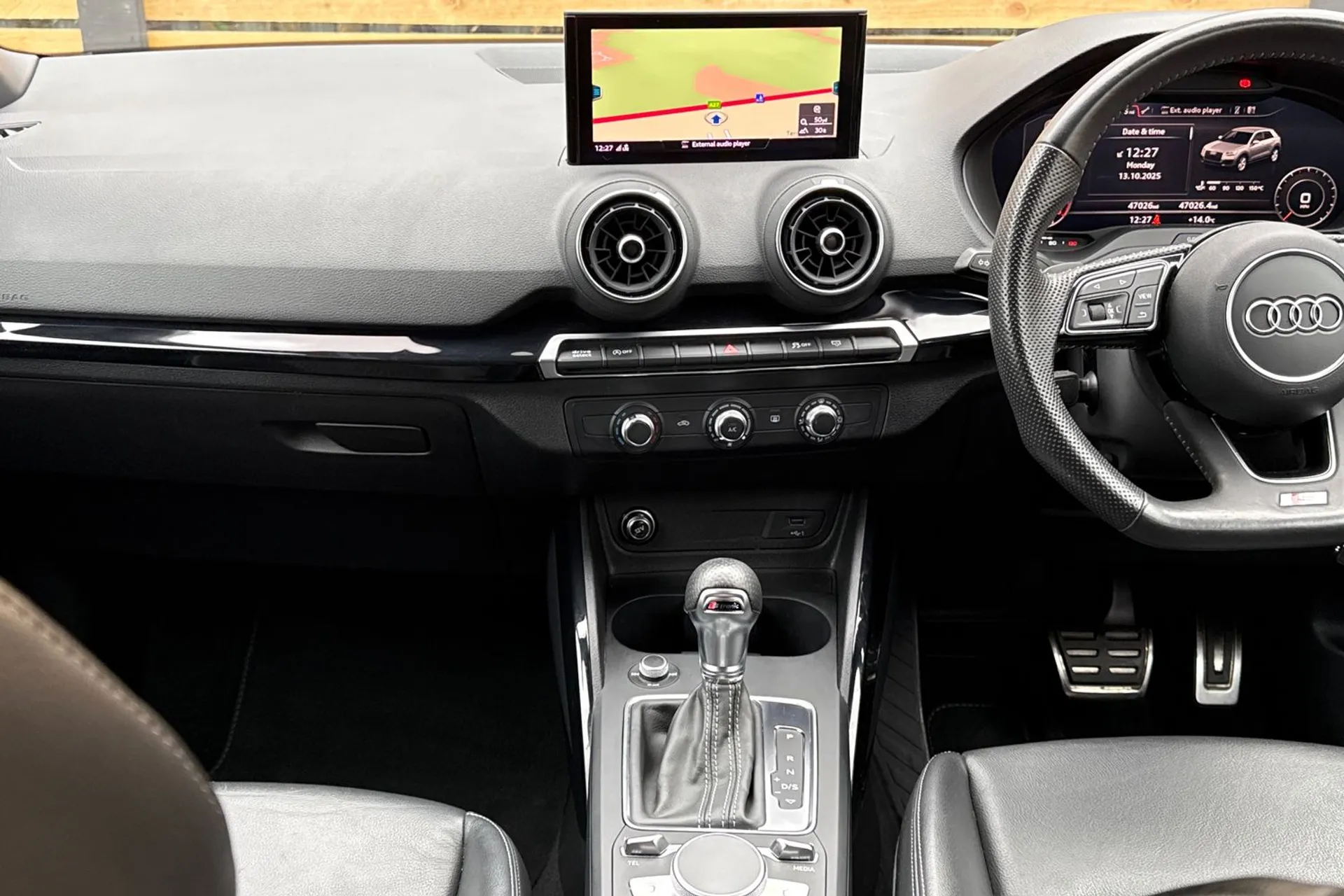 Audi Q2 thumbnail image number 36