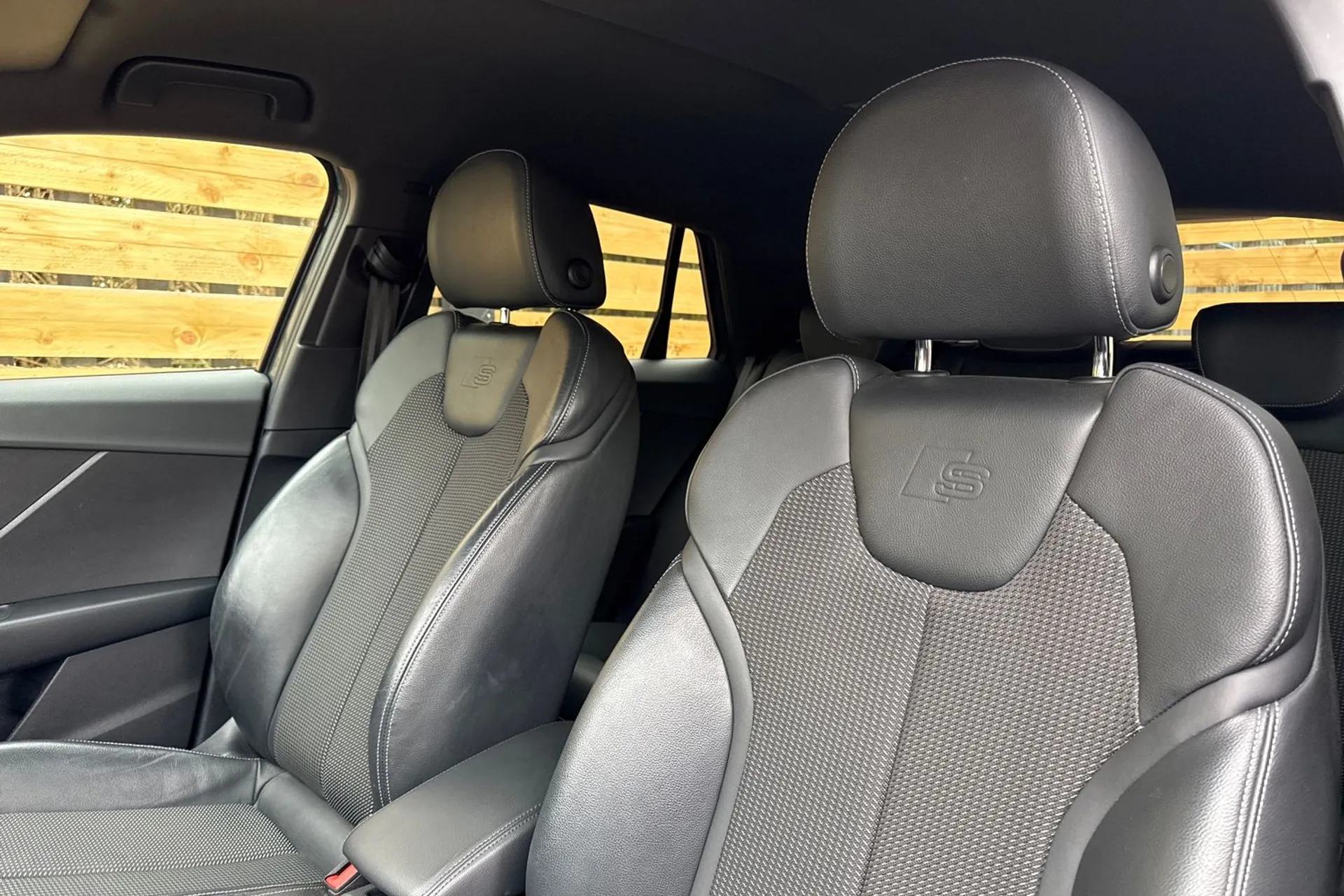 Audi Q2 thumbnail image number 30