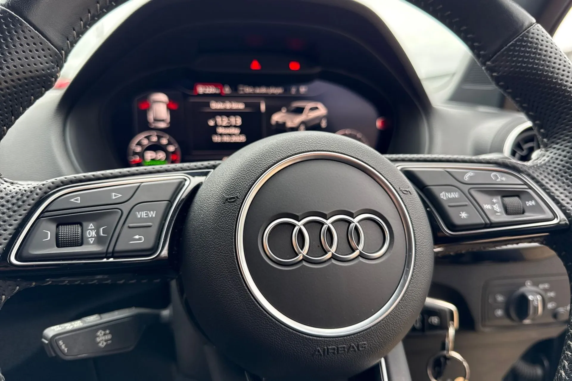 Audi Q2 thumbnail image number 39