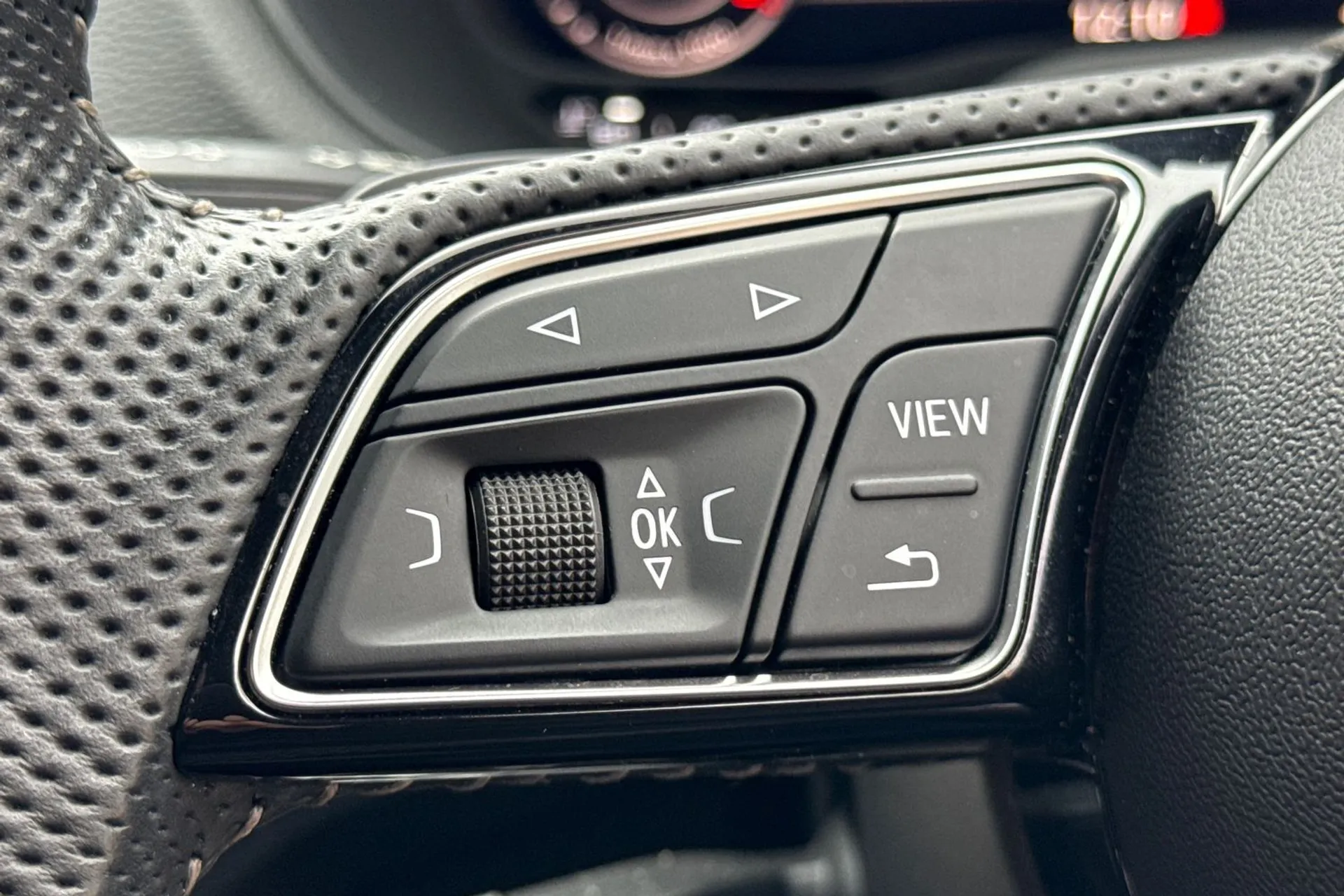 Audi Q2 thumbnail image number 37