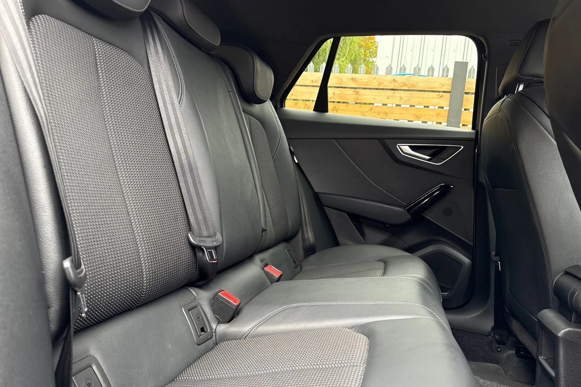 Audi Q2 thumbnail image number 23