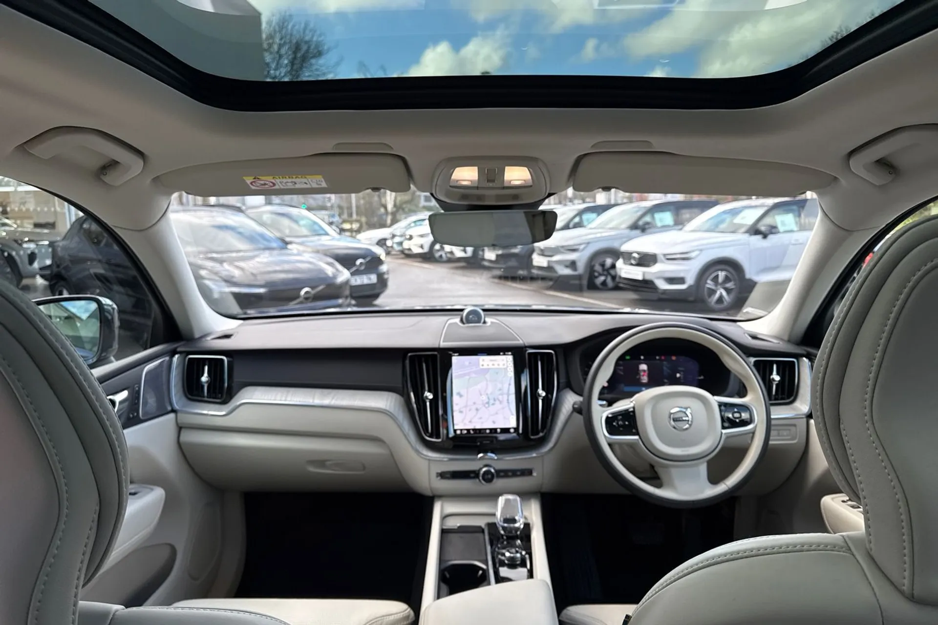 Volvo XC60 thumbnail image number 3