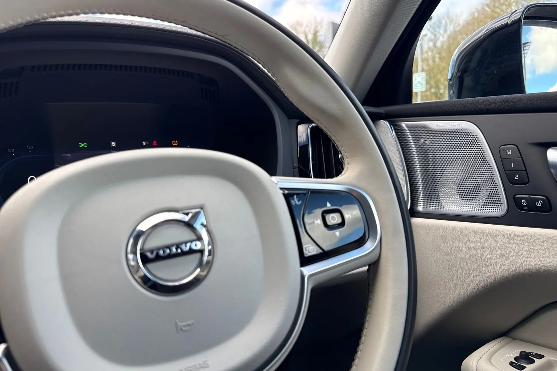 Volvo XC60 thumbnail image number 37