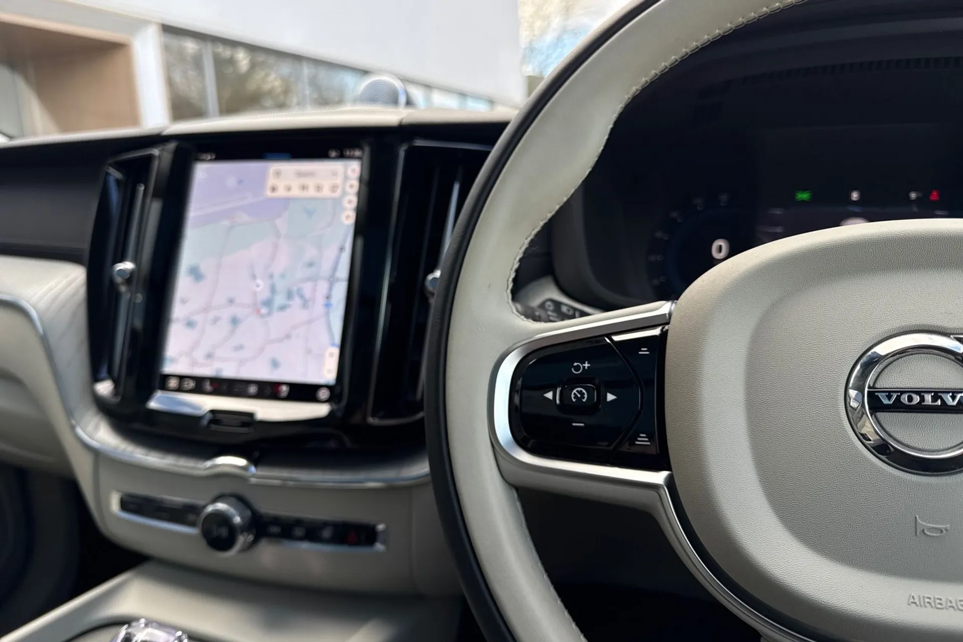 Volvo XC60 thumbnail image number 36