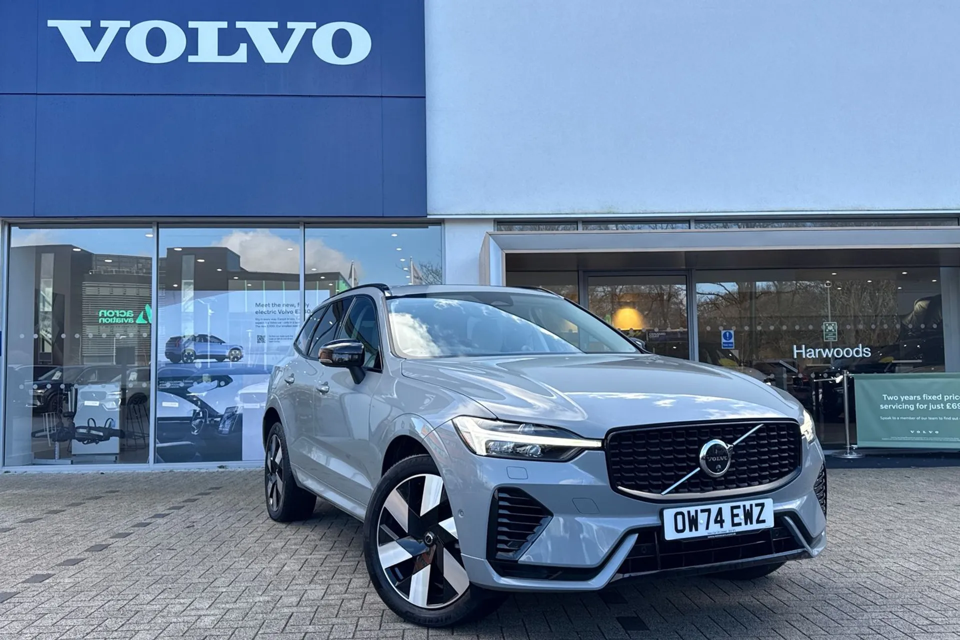 Volvo XC60 focused image