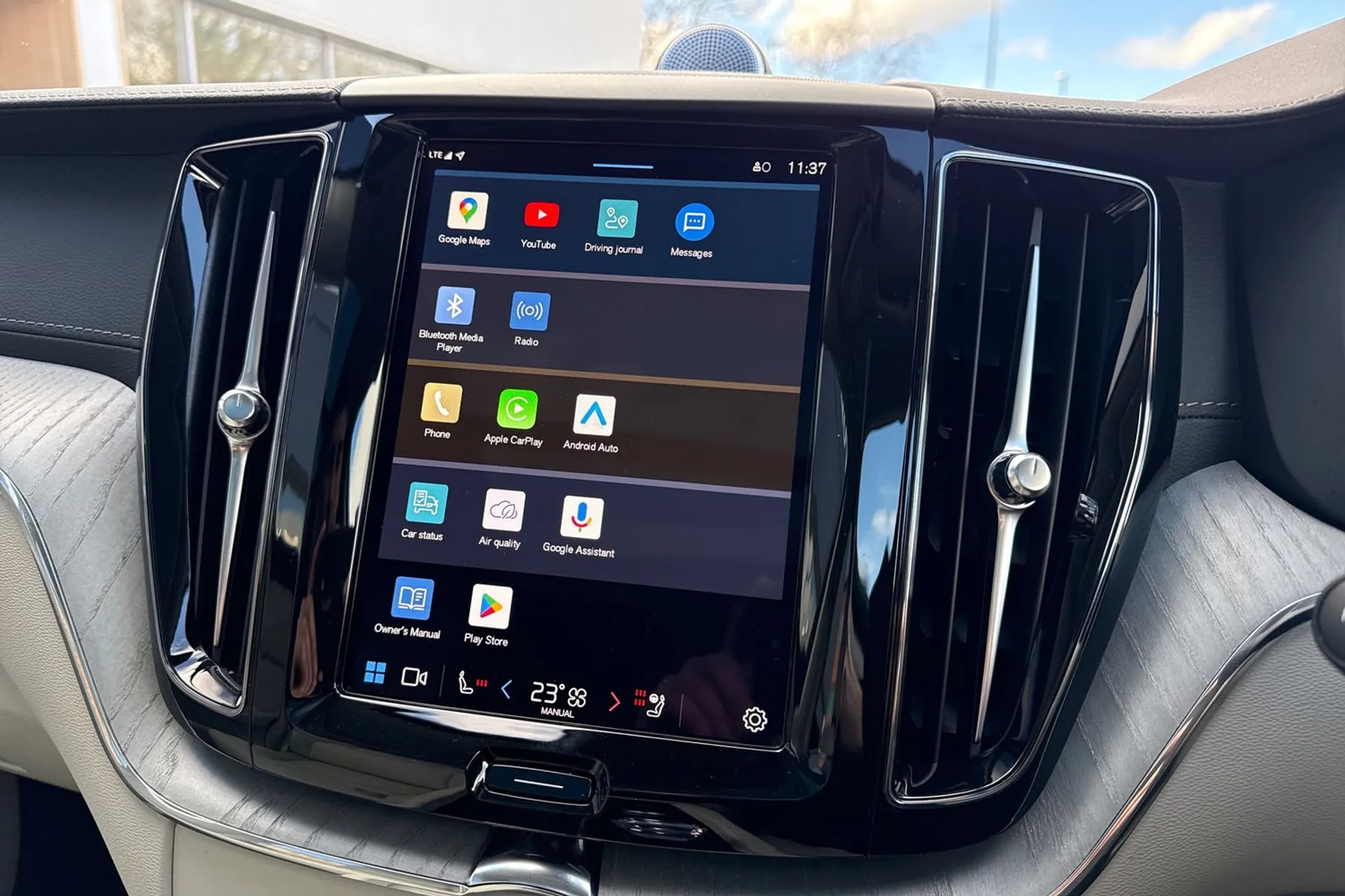 Volvo XC60 thumbnail image number 40