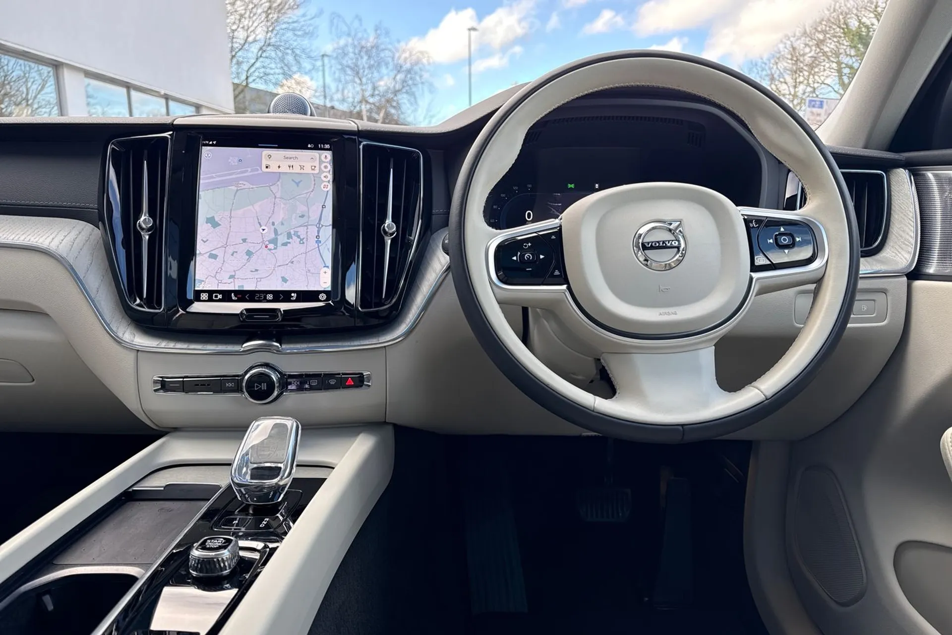 Volvo XC60 thumbnail image number 34