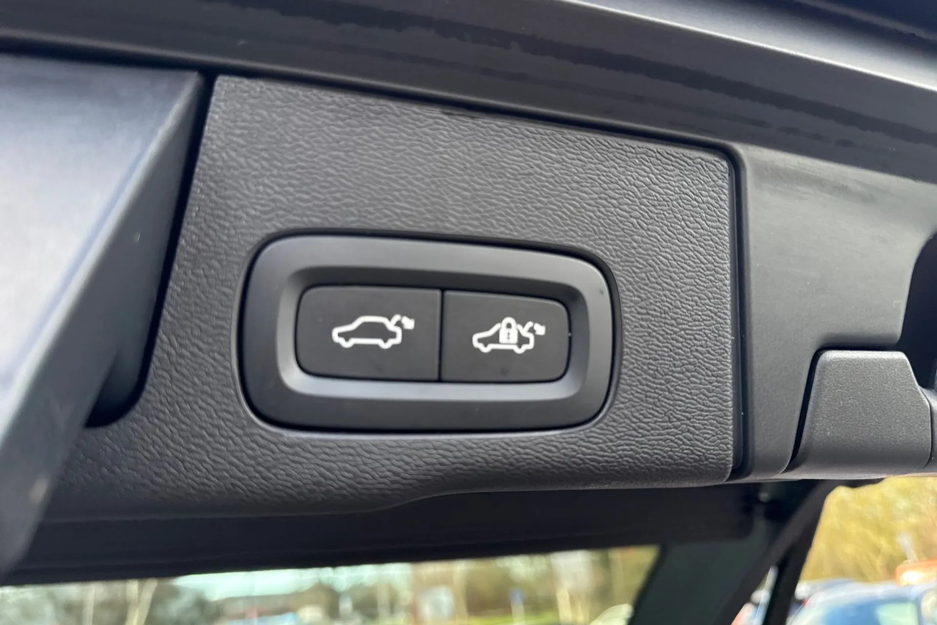 Volvo XC60 thumbnail image number 21